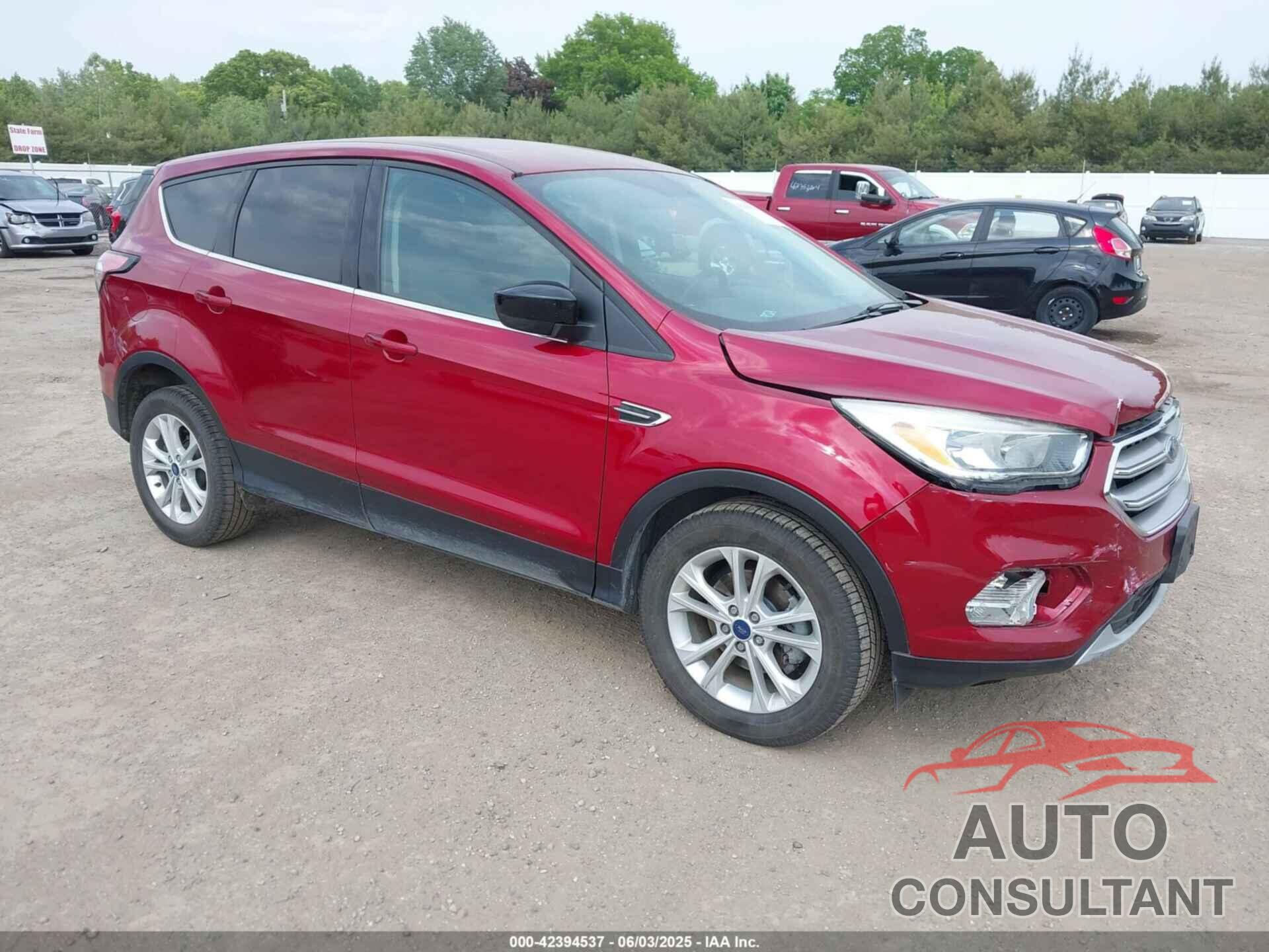 FORD ESCAPE 2017 - 1FMCU0GD7HUC45288