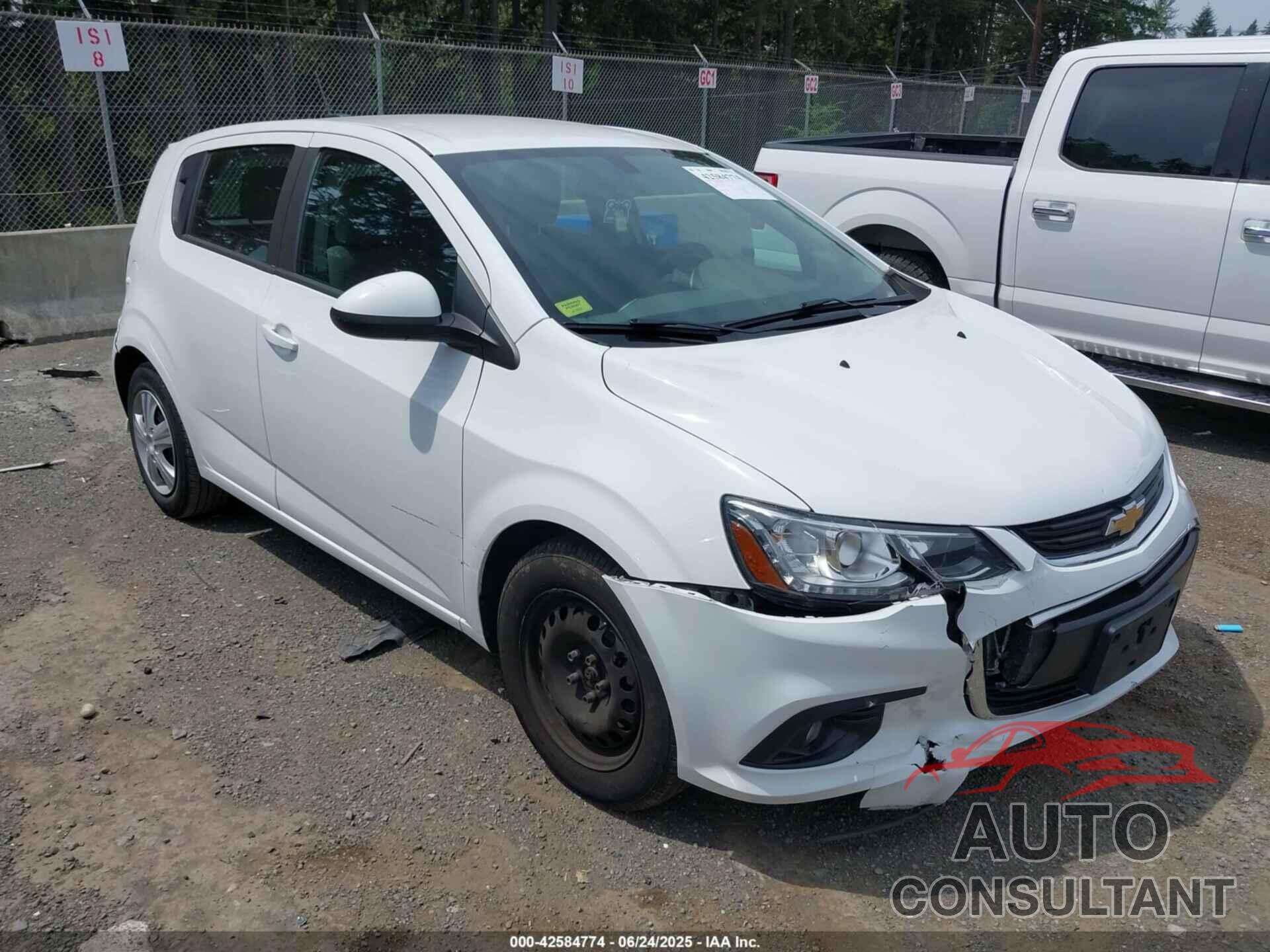 CHEVROLET SONIC 2017 - 1G1JG6SG5H4172910