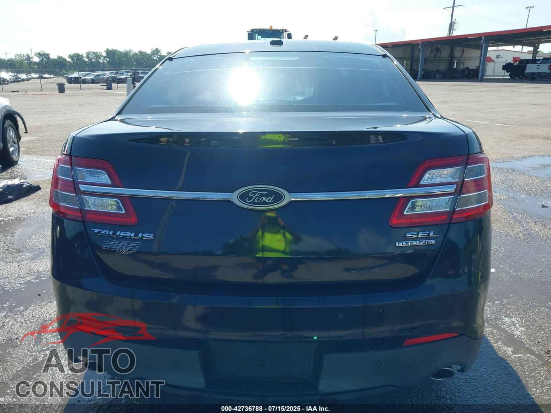 FORD TAURUS 2013 - 1FAHP2E80DG110655