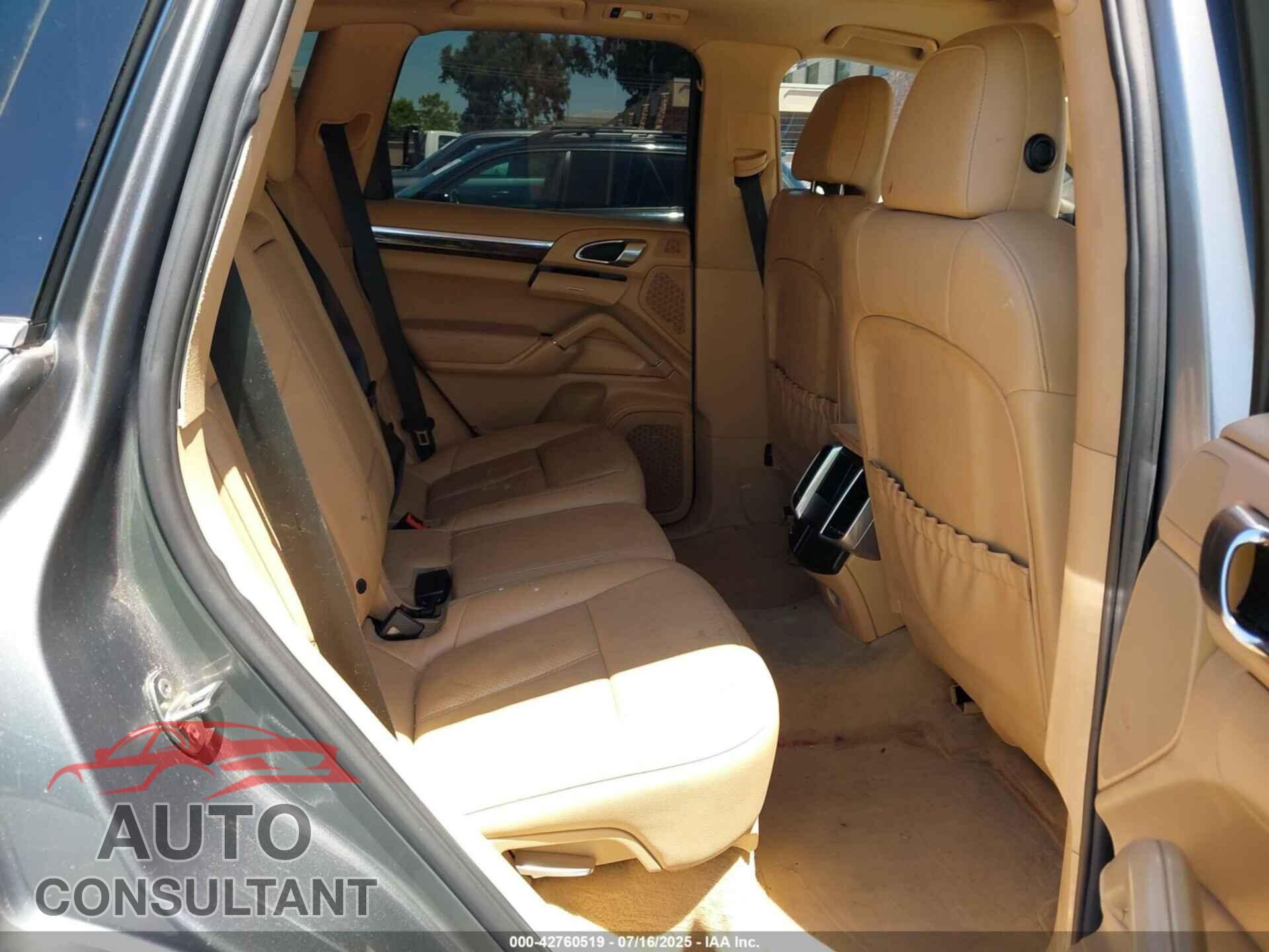 PORSCHE CAYENNE 2011 - WP1AB2A25BLA44196