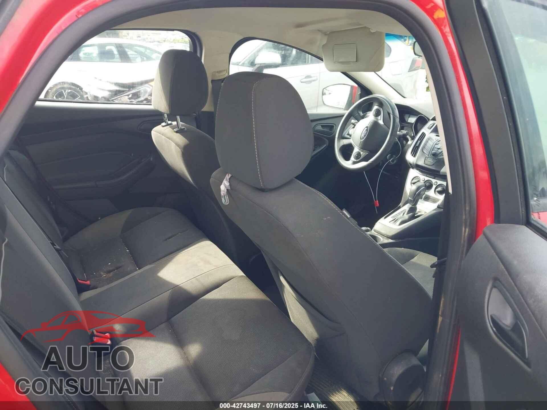 FORD FOCUS 2012 - 1FAHP3F25CL477153