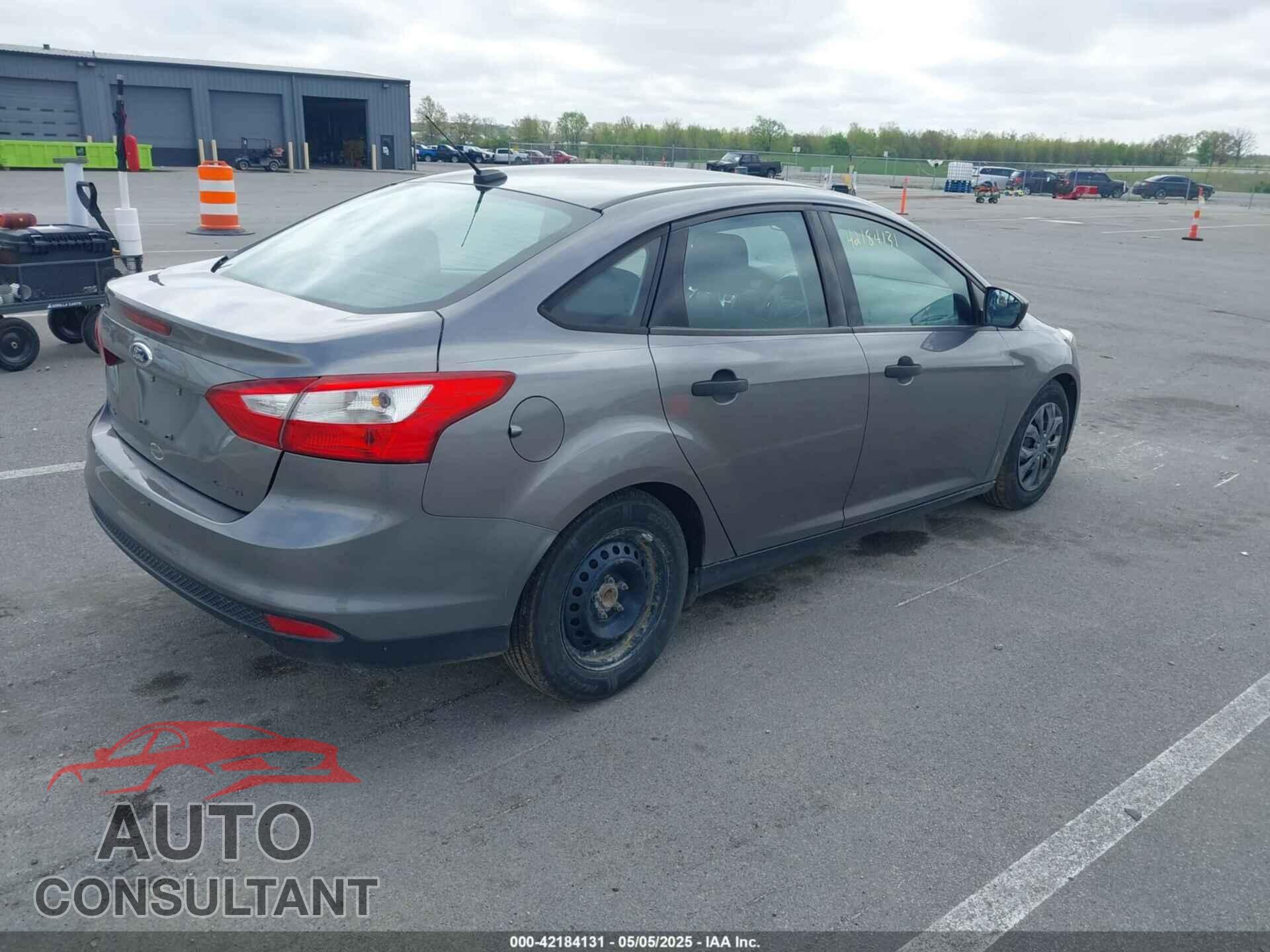 FORD FOCUS 2014 - 1FADP3E28EL206848
