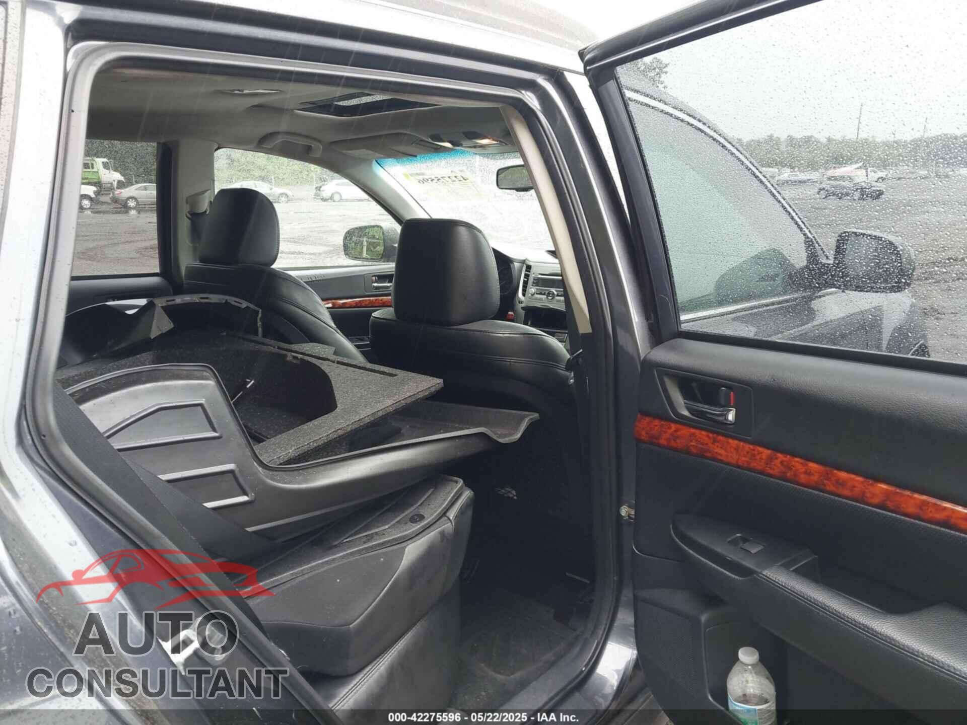 SUBARU OUTBACK 2011 - 4S4BRDJC4B2328510