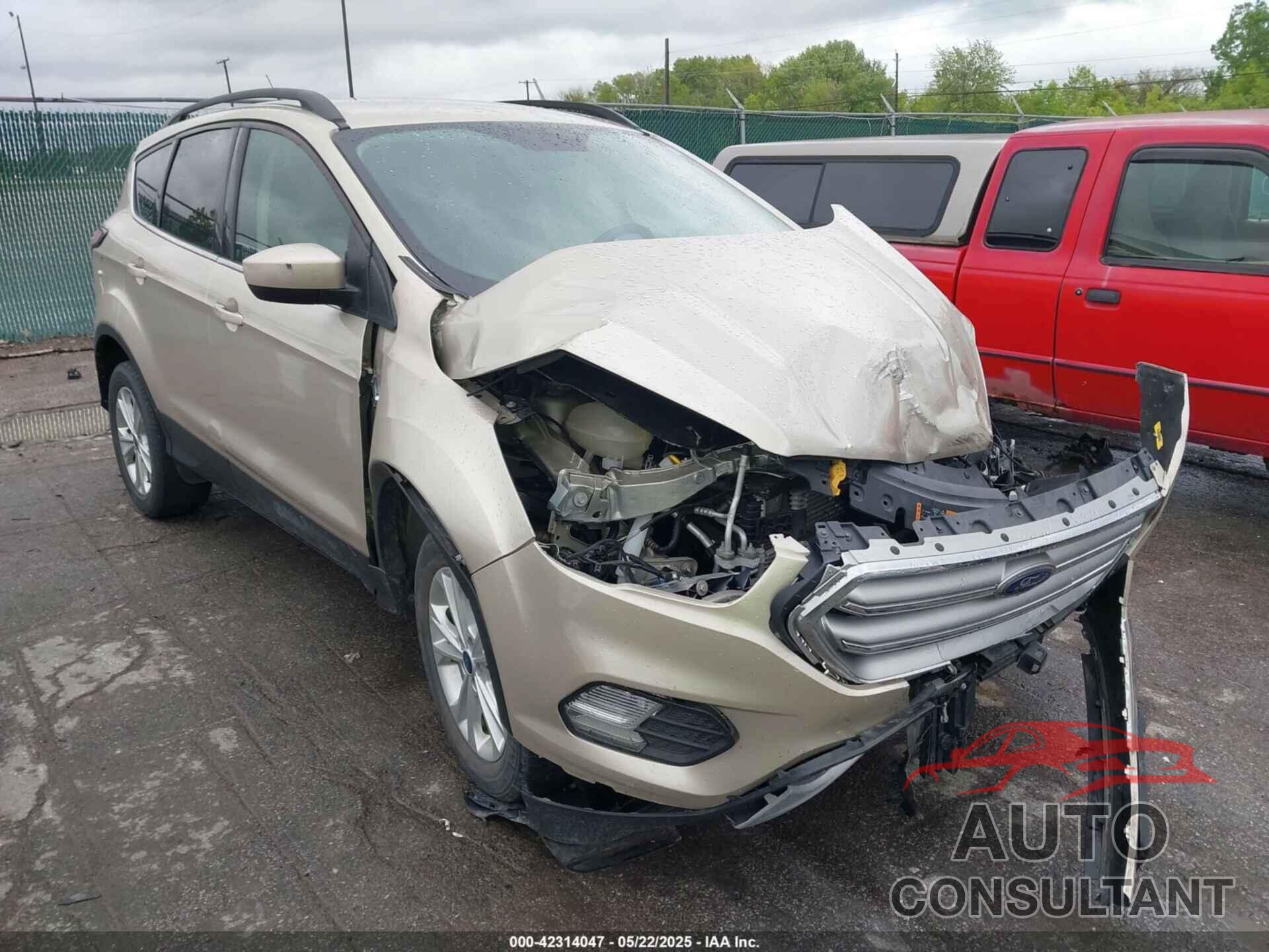 FORD ESCAPE 2017 - 1FMCU9GD6HUC85737