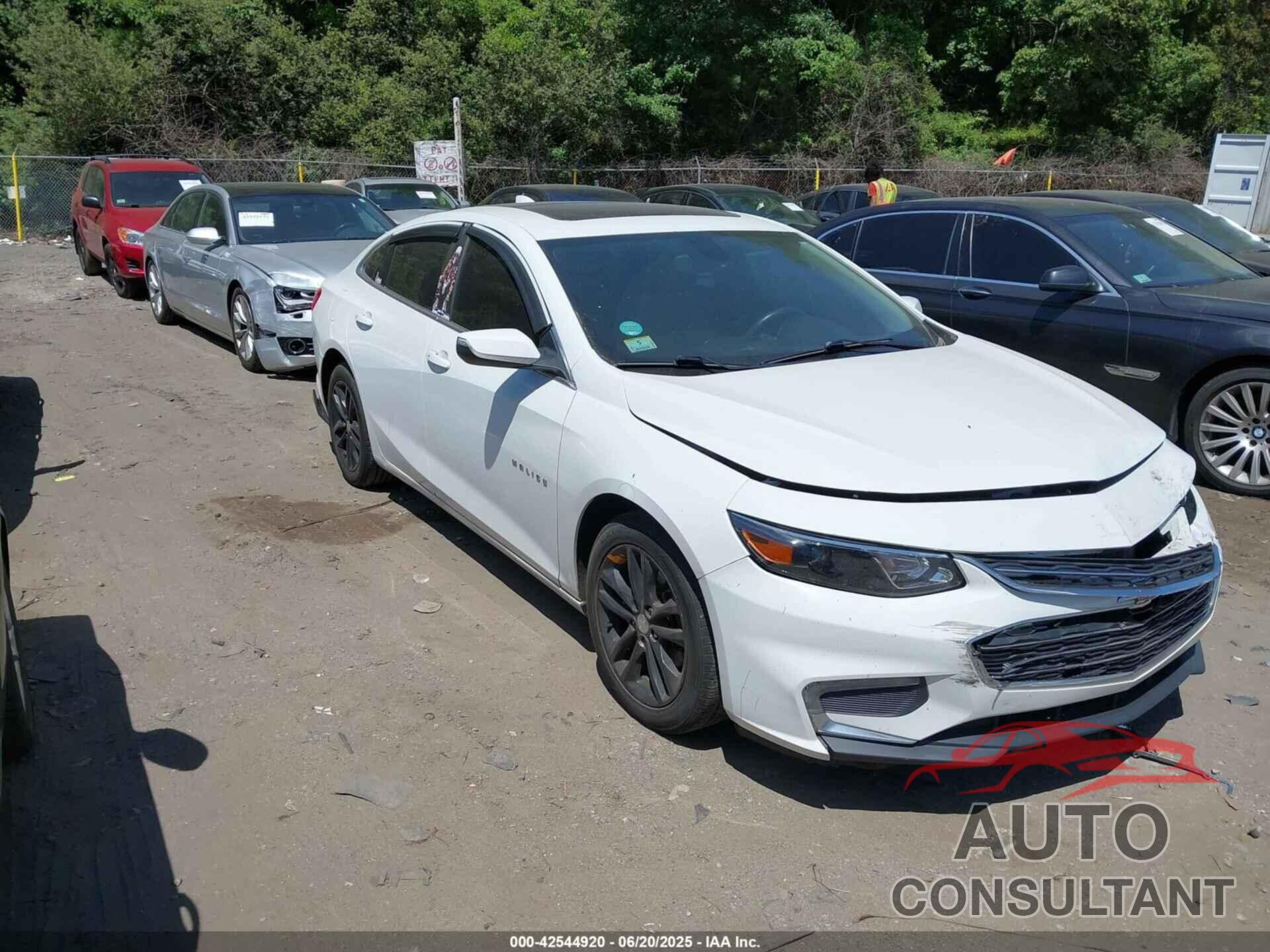 CHEVROLET MALIBU 2018 - 1G1ZD5ST0JF135759
