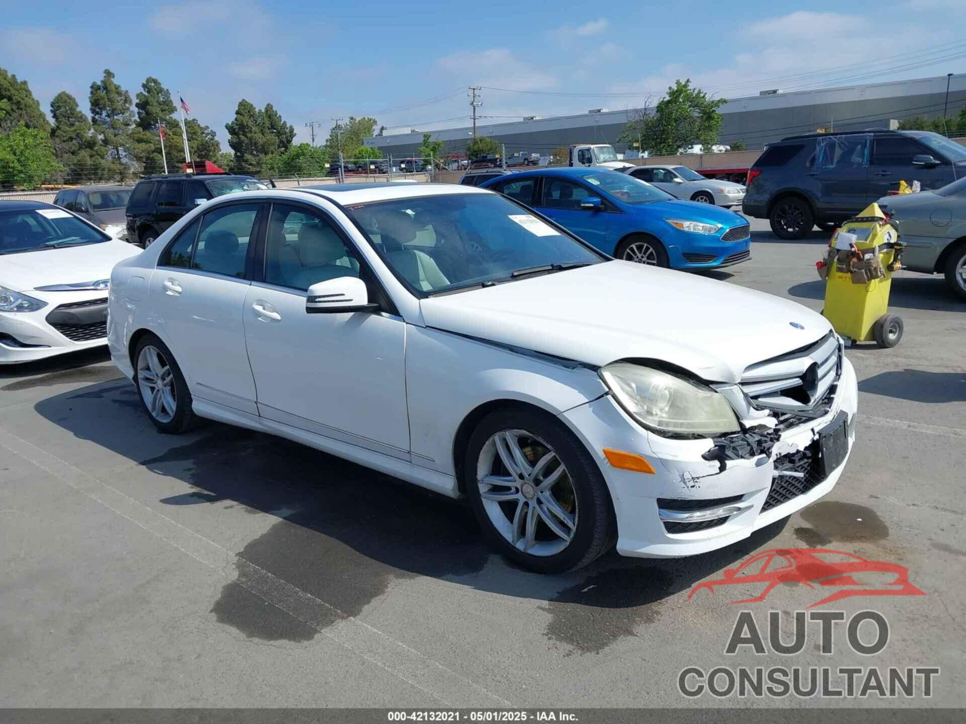 MERCEDES-BENZ C 250 2013 - WDDGF4HB7DR291503