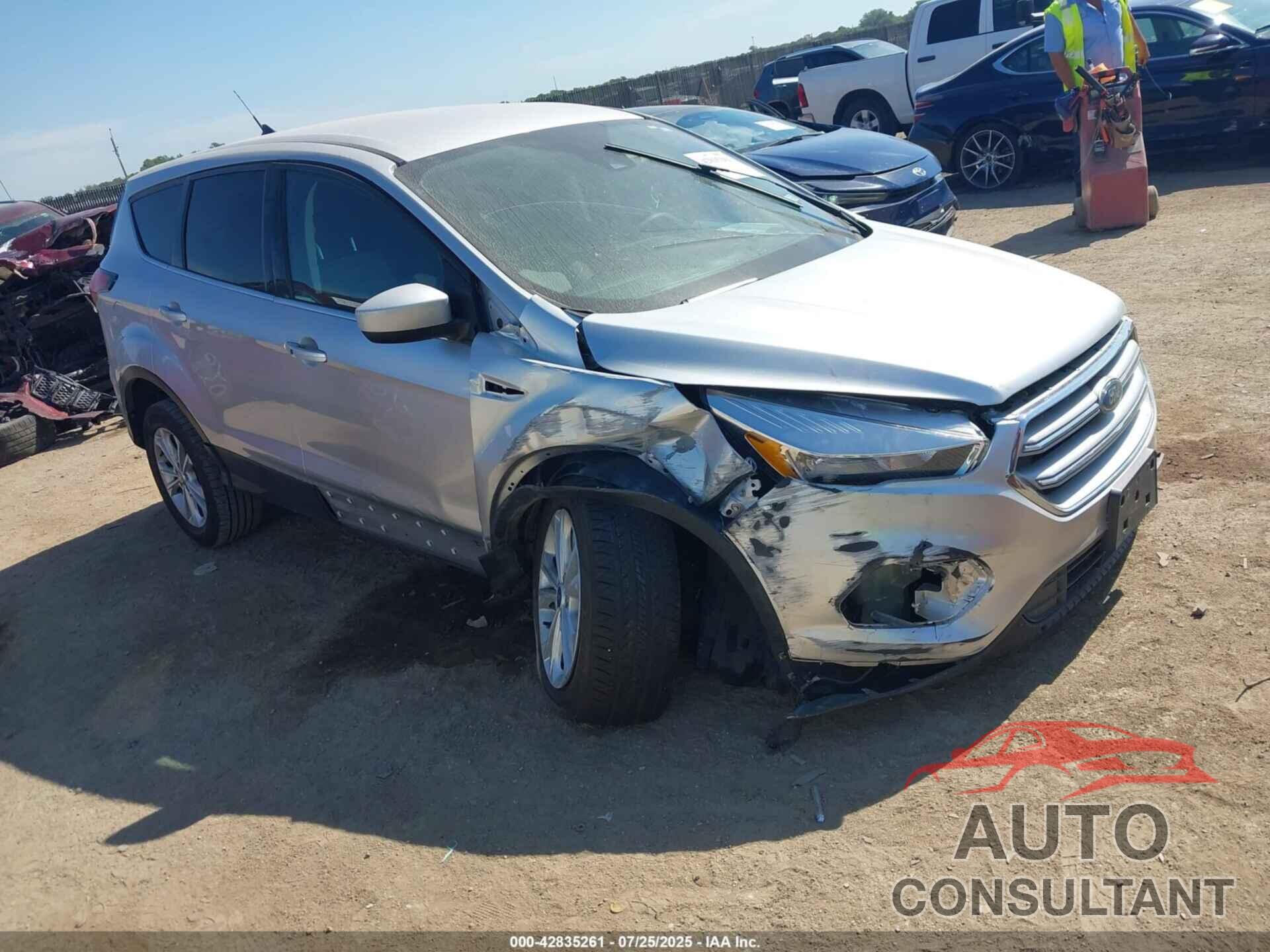 FORD ESCAPE 2019 - 1FMCU0GD1KUB11402