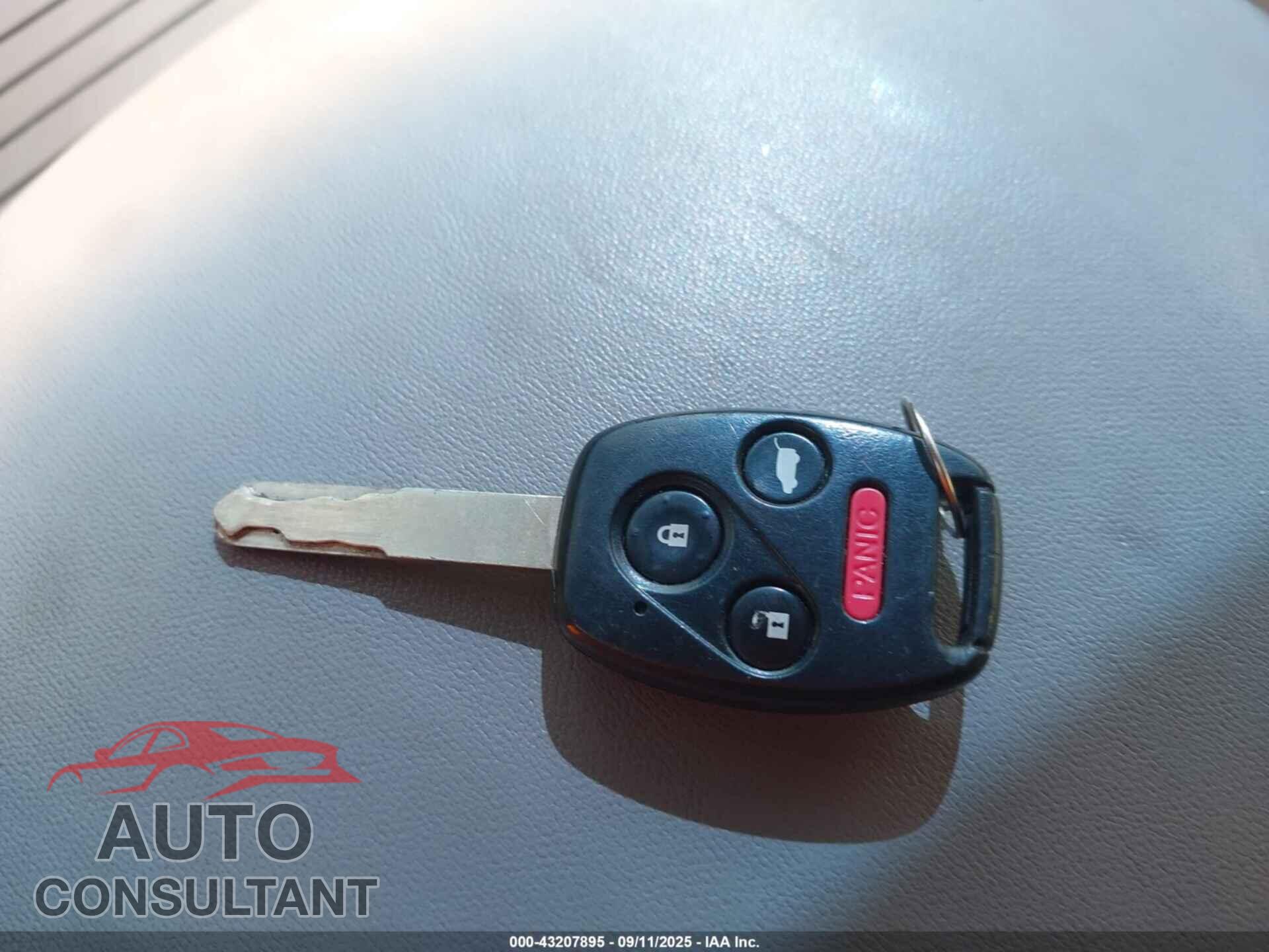 HONDA PILOT 2015 - 5FNYF4H33FB079164