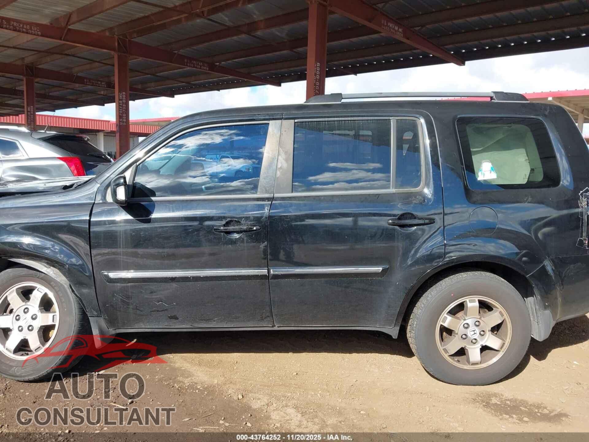HONDA PILOT 2011 - 5FNYF4H98BB084360