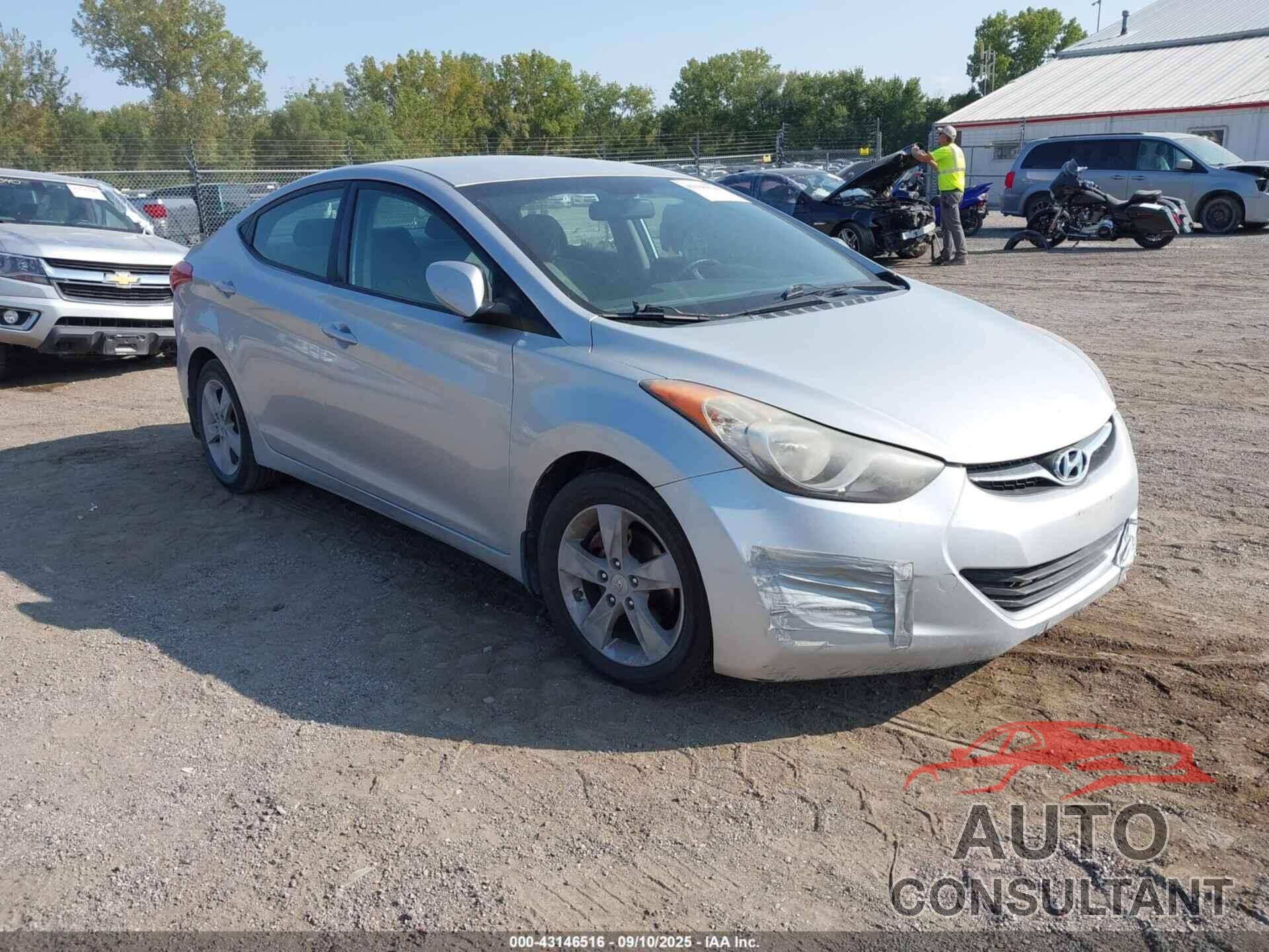 HYUNDAI ELANTRA 2012 - KMHDH4AE6CU341620
