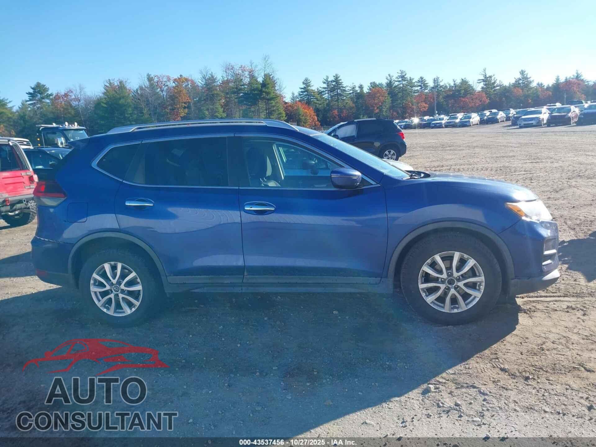 NISSAN ROGUE 2018 - KNMAT2MTXJP511123