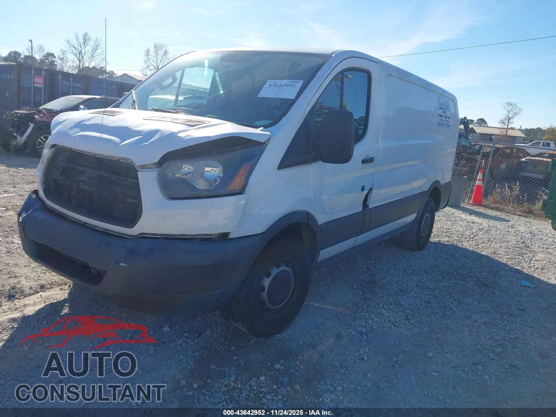 FORD TRANSIT-250 2015 - 1FTYR1ZM6FKA21114