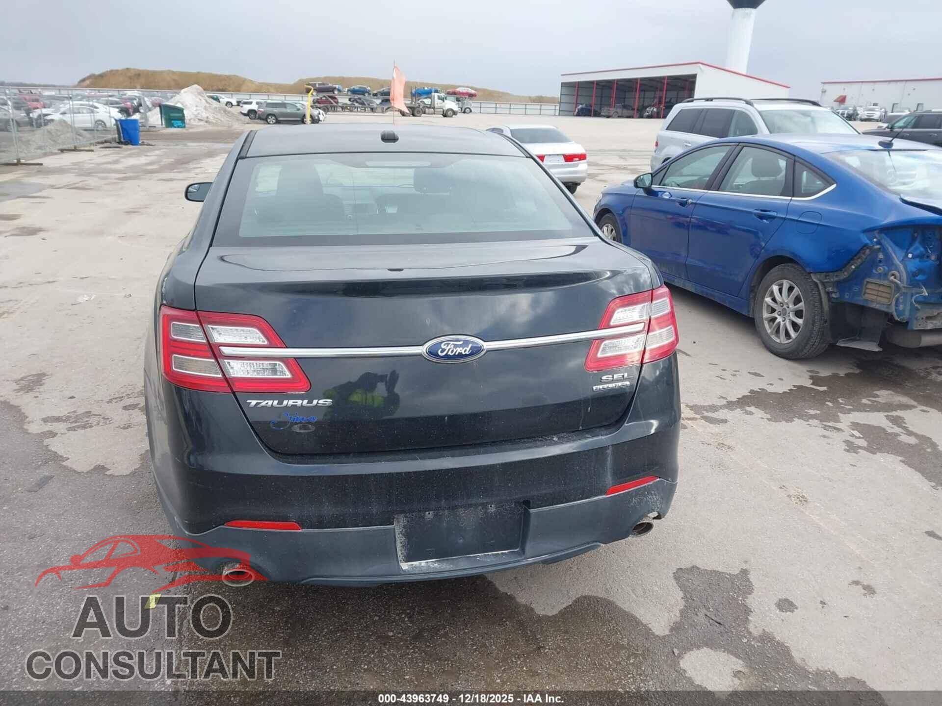 FORD TAURUS 2013 - 1FAHP2E86DG208282
