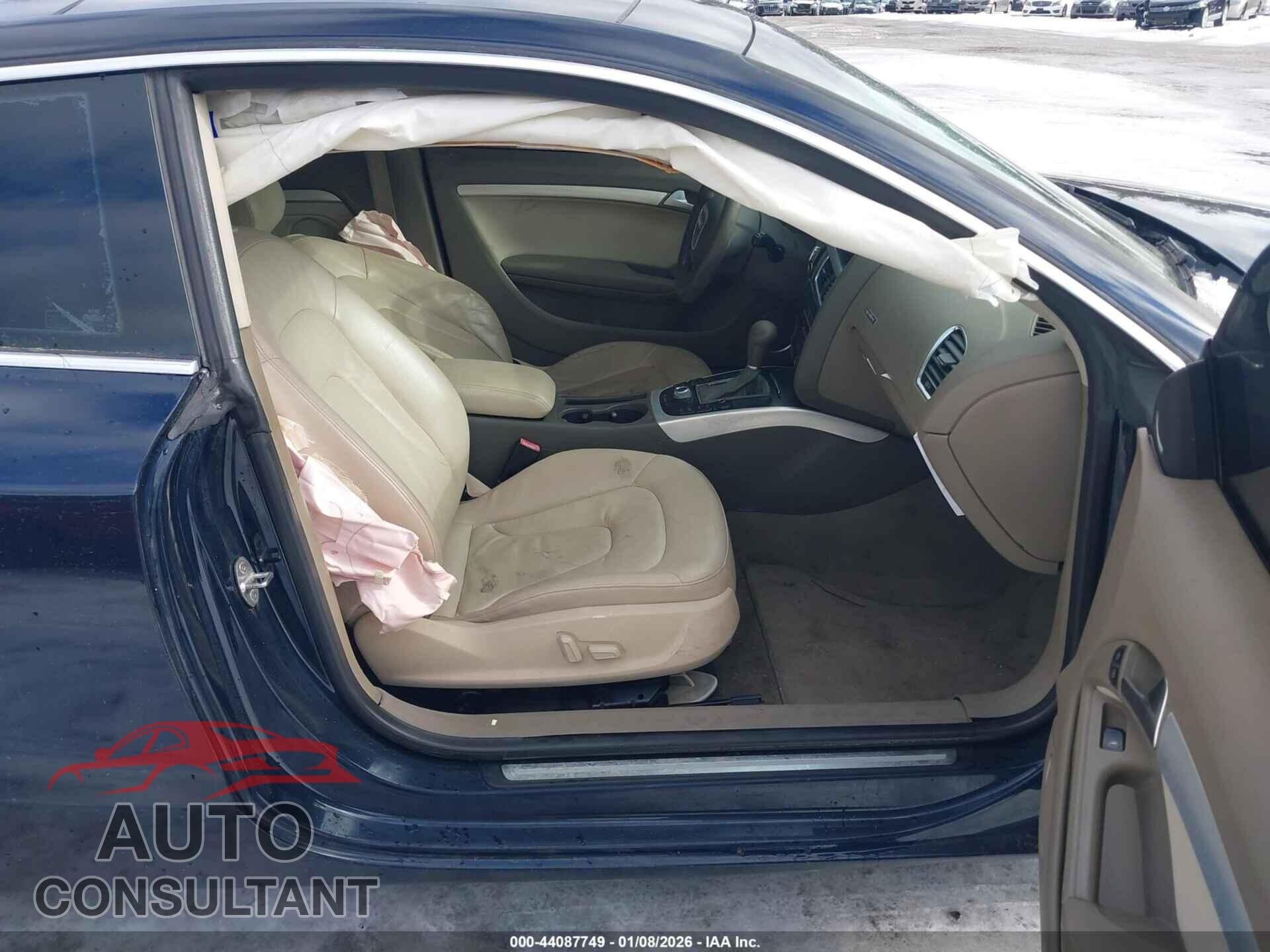 AUDI A5 2011 - WAULFAFR2BA032434