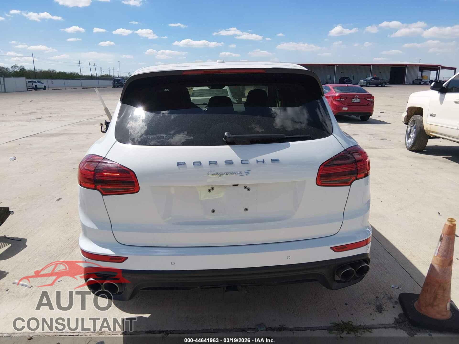 PORSCHE CAYENNE 2016 - WP1AB2A29GLA93652