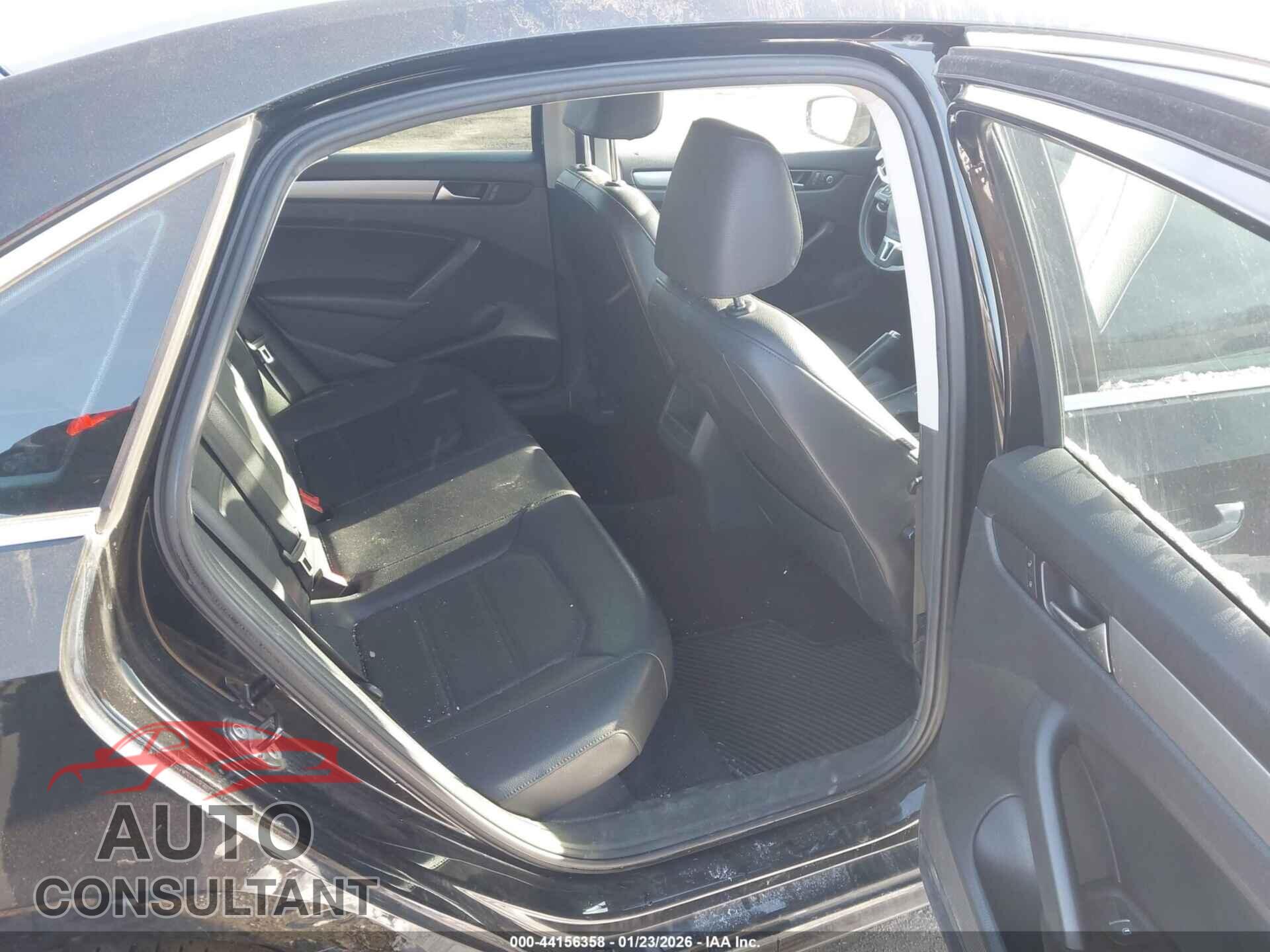 VOLKSWAGEN PASSAT 2014 - 1VWAT7A39EC047267
