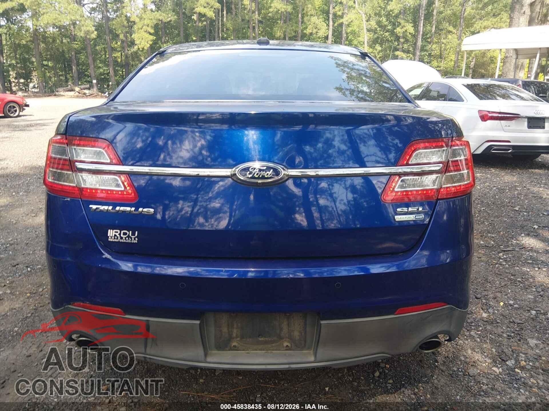 FORD TAURUS 2015 - 1FAHP2H88FG110708