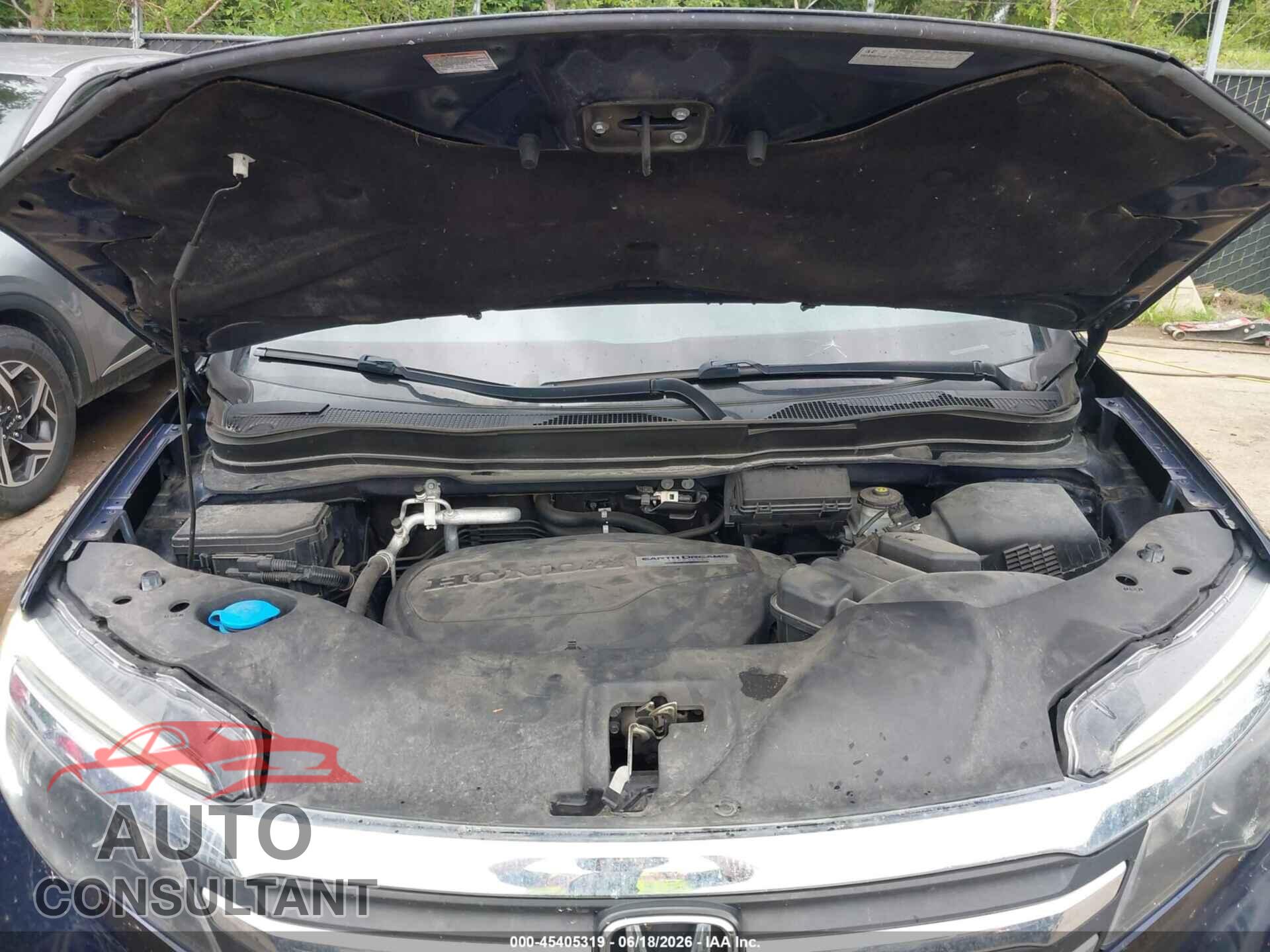 HONDA PILOT 2017 - 5FNYF6H75HB012003