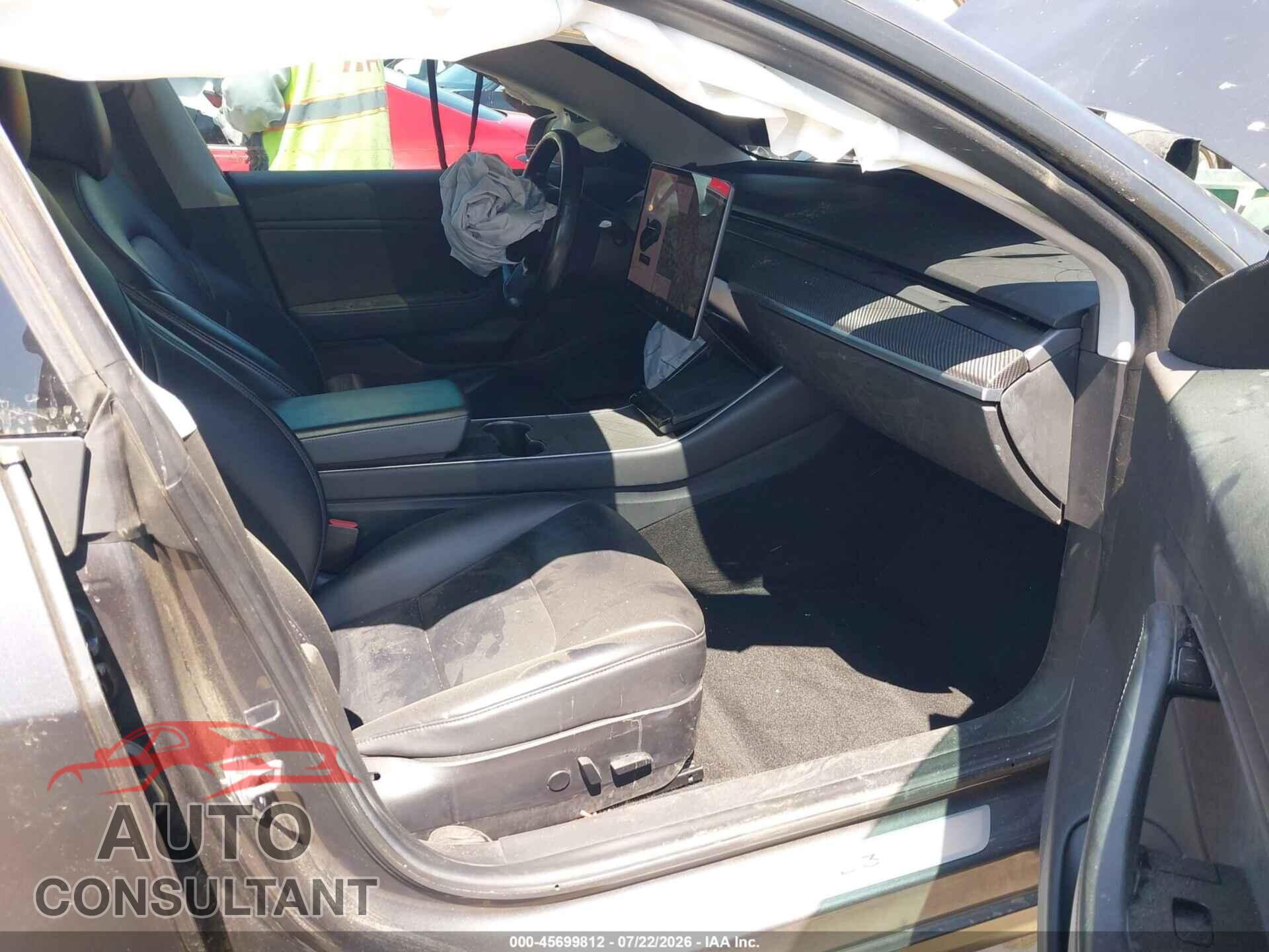 TESLA MODEL 3 2018 - 5YJ3E1EA7JF025700