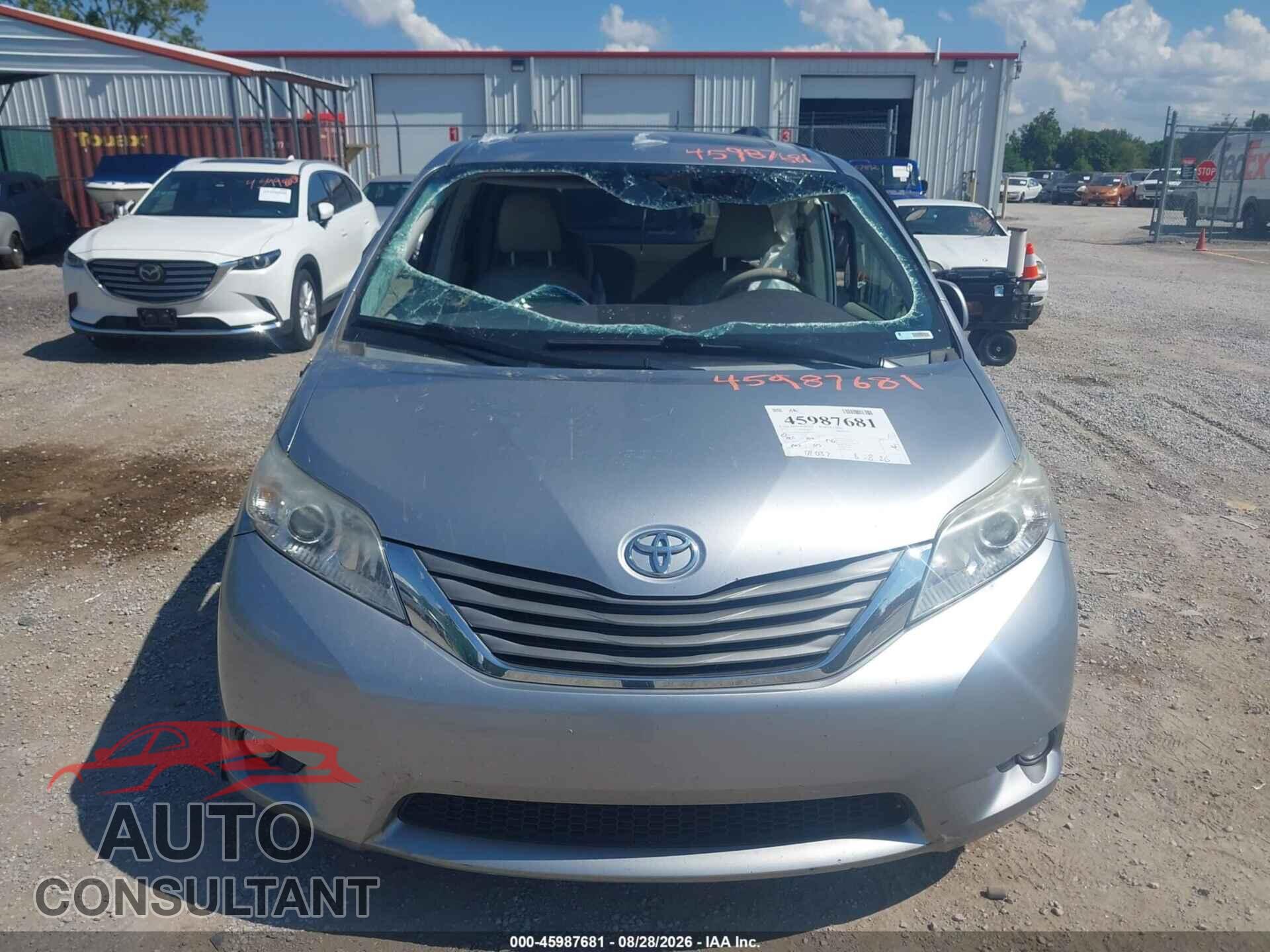 TOYOTA SIENNA 2013 - 5TDYK3DC8DS290803