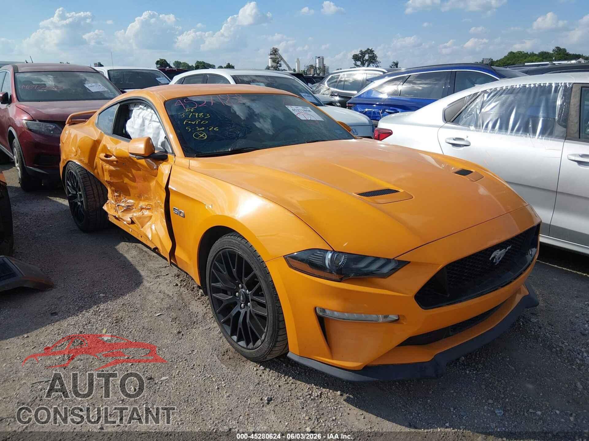 FORD MUSTANG 2018 - 1FA6P8CFXJ5113677