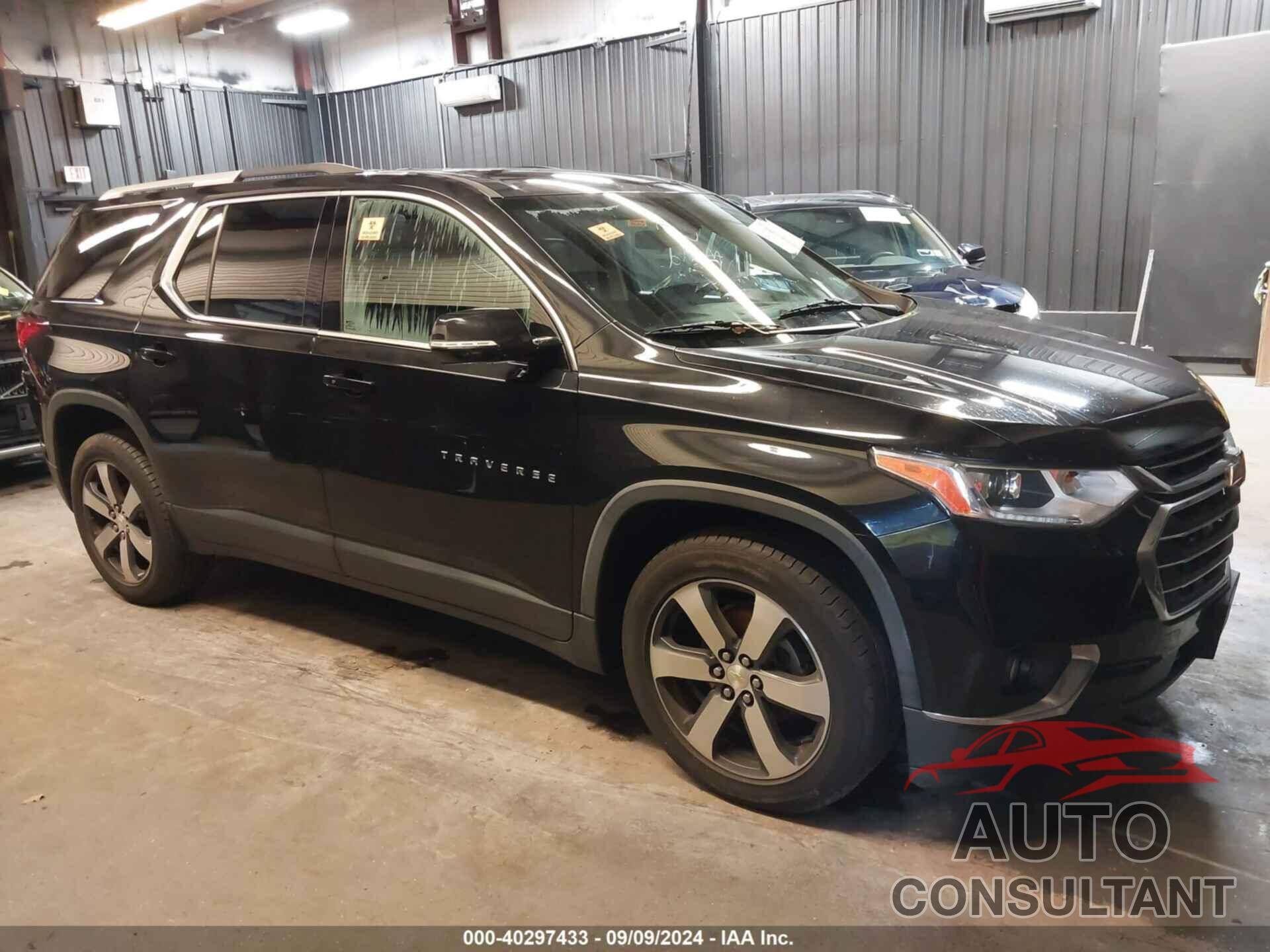 CHEVROLET TRAVERSE 2018 - 1GNEVHKW6JJ281179