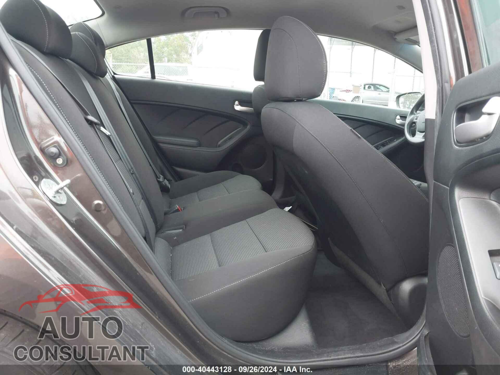 KIA FORTE 2017 - 3KPFK4A74HE149053