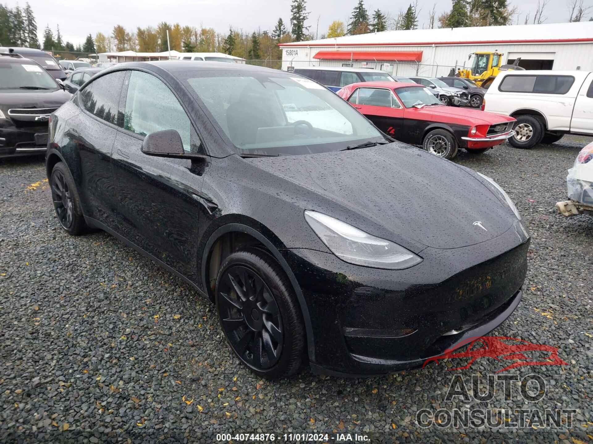 TESLA MODEL Y 2023 - 7SAYGDEE8PF690380