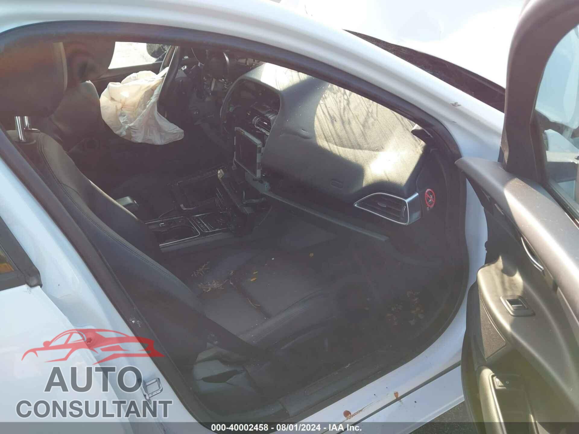 JAGUAR XE 2017 - SAJAD4BV0HA976702