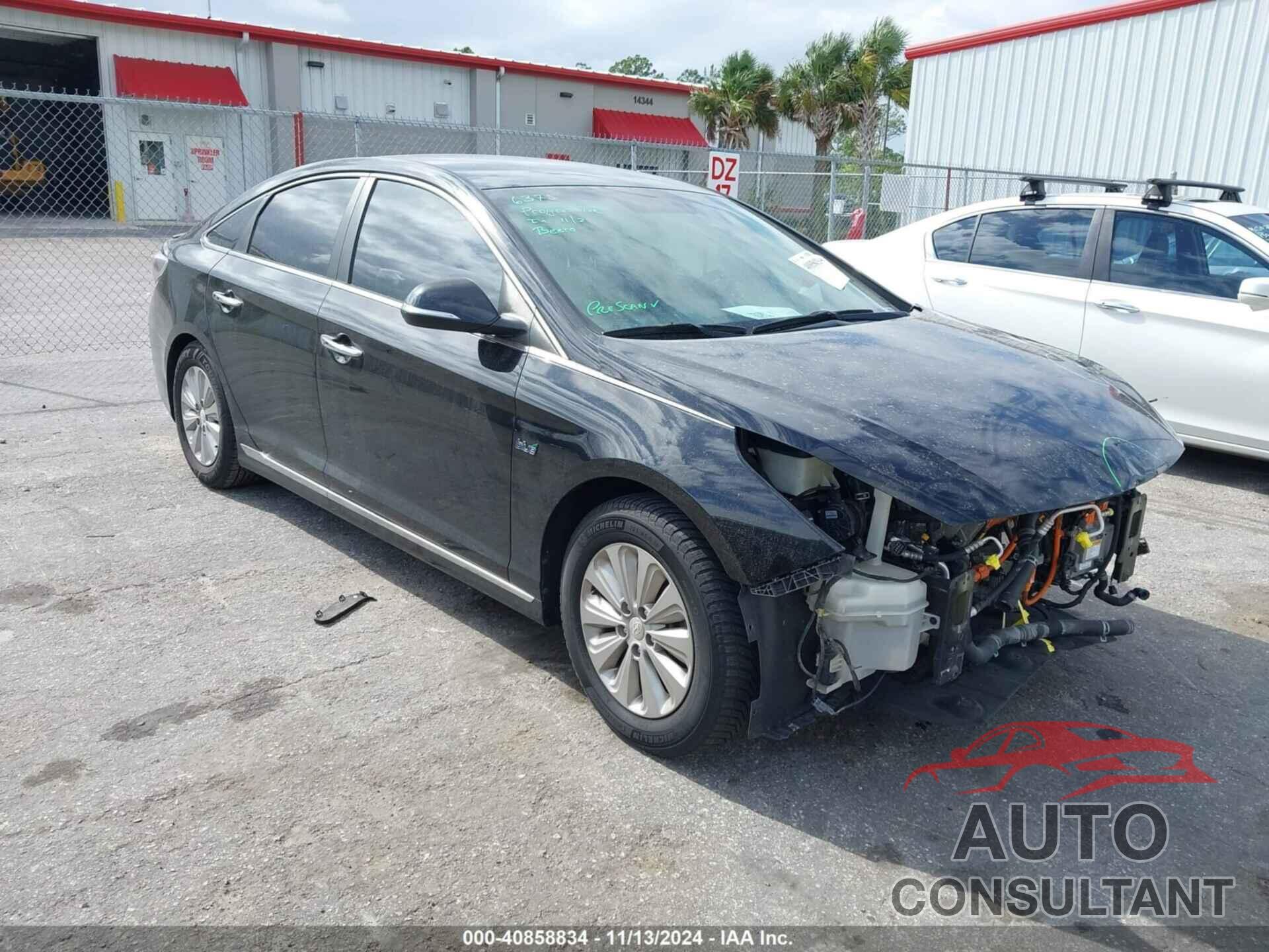 HYUNDAI SONATA HYBRID 2017 - KMHE24L18HA047726