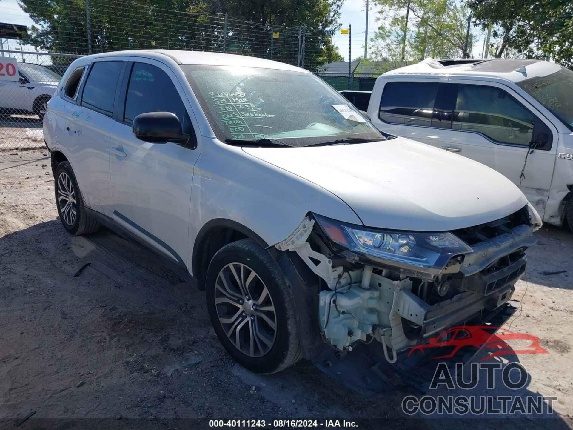 MITSUBISHI OUTLANDER 2018 - JA4AD2A31JZ057831