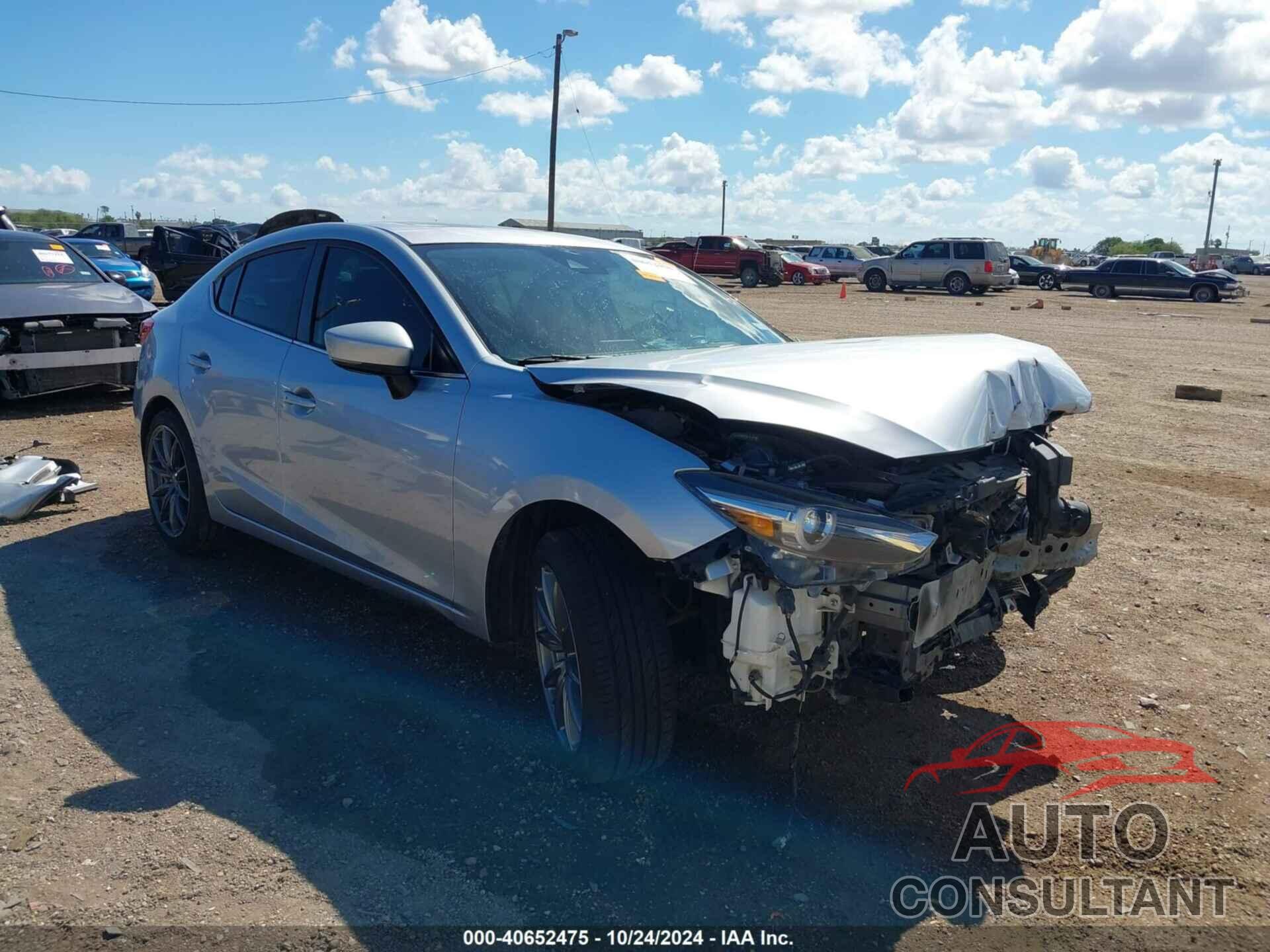 MAZDA MAZDA3 2018 - 3MZBN1W33JM200450