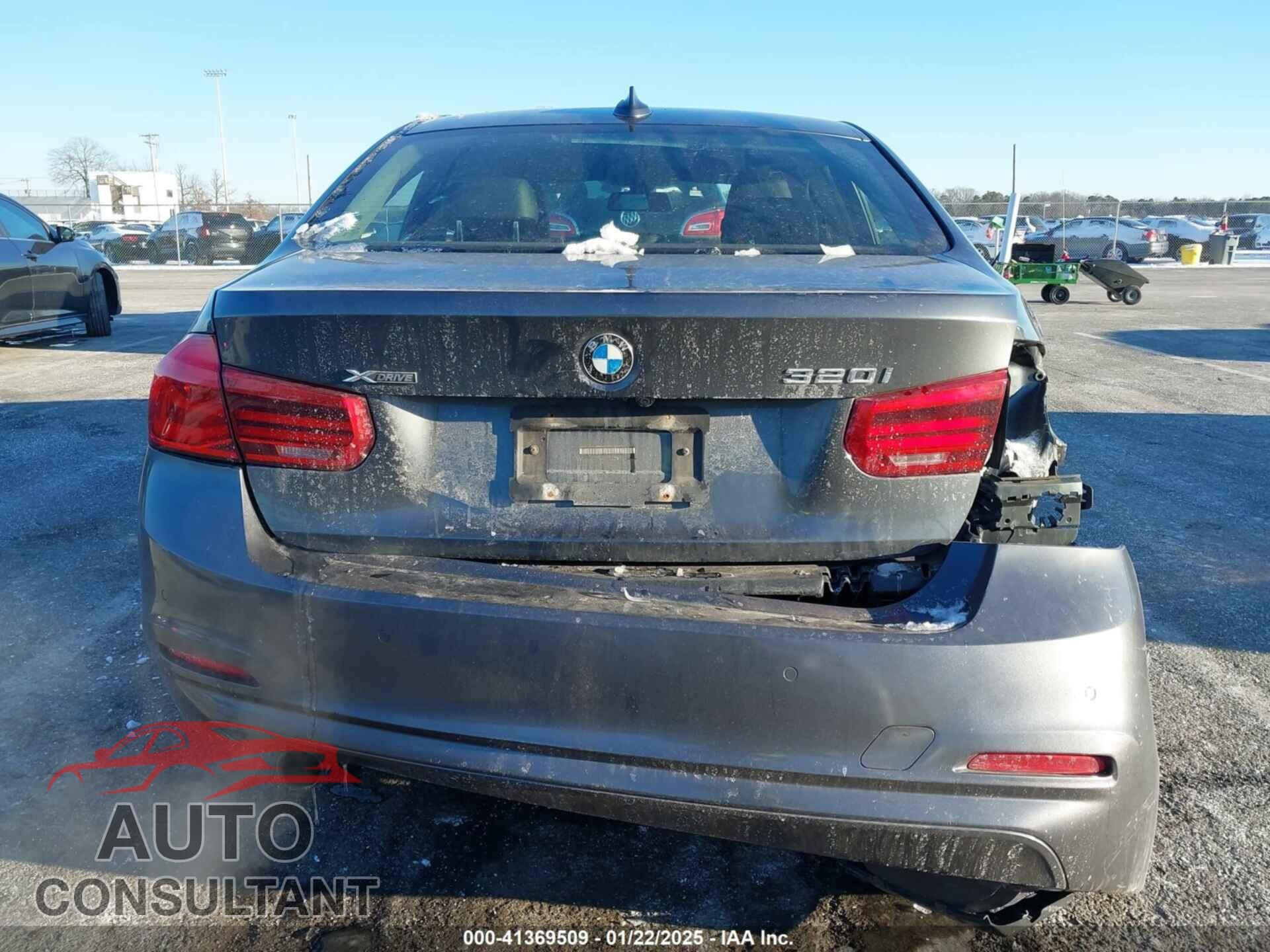BMW 320I 2016 - WBA8E5G54GNU21006