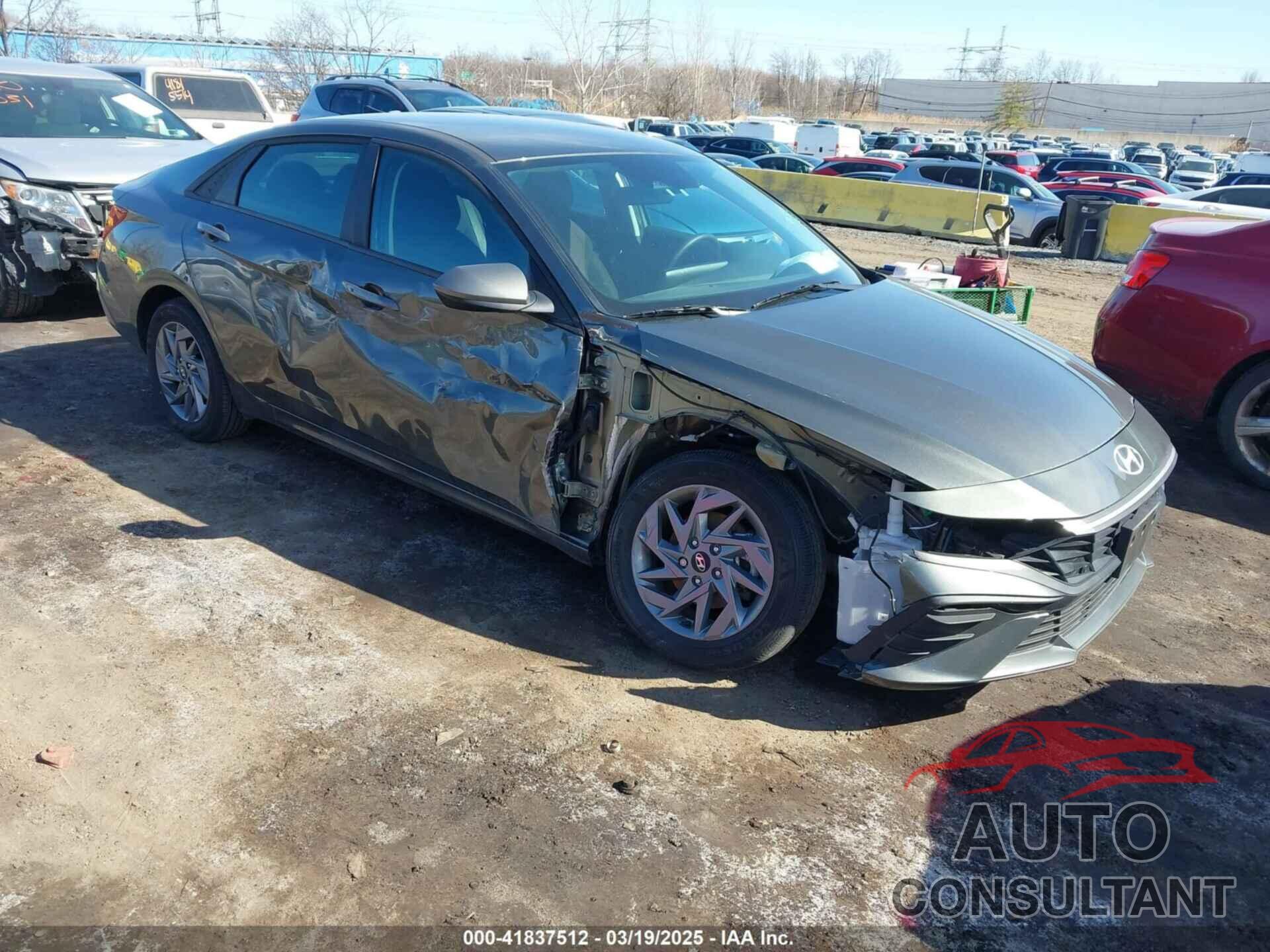 HYUNDAI ELANTRA 2024 - KMHLM4DG1RU663238