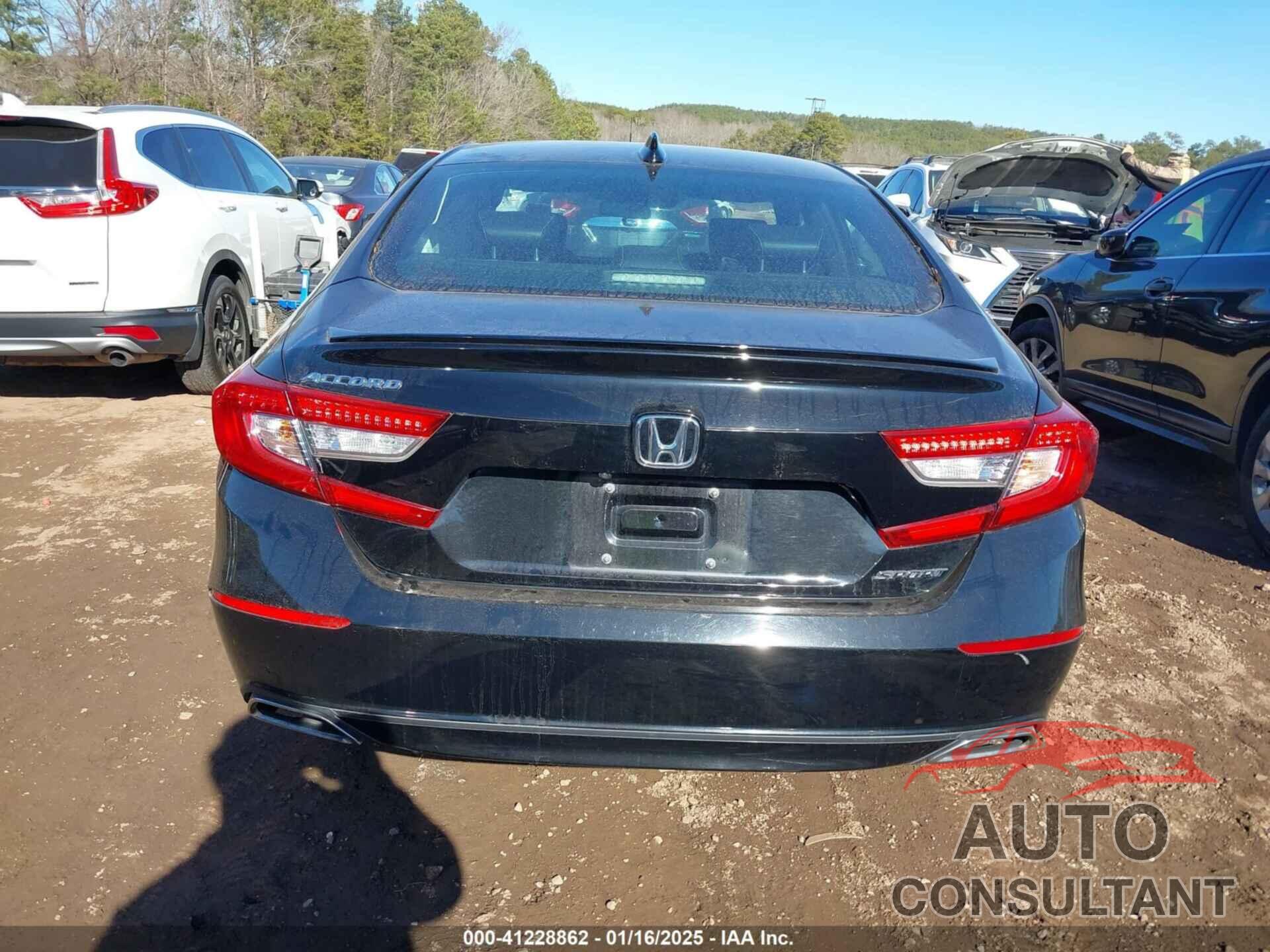 HONDA ACCORD 2018 - 1HGCV1F33JA158979