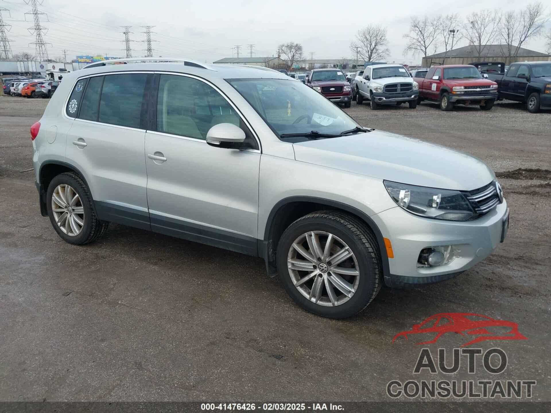 VOLKSWAGEN TIGUAN 2013 - WVGAV7AX6DW557598