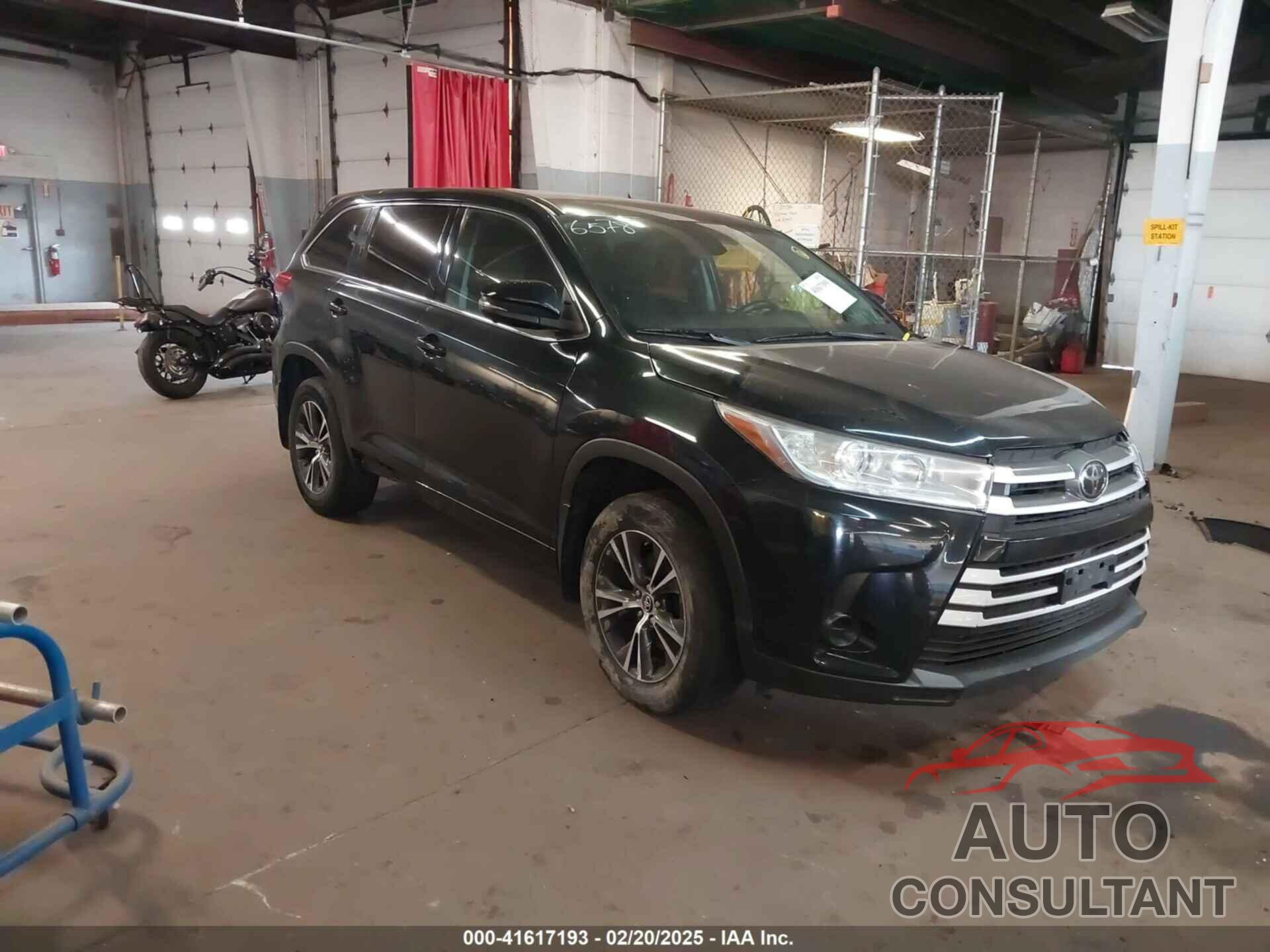TOYOTA HIGHLANDER 2018 - 5TDBZRFH4JS835324
