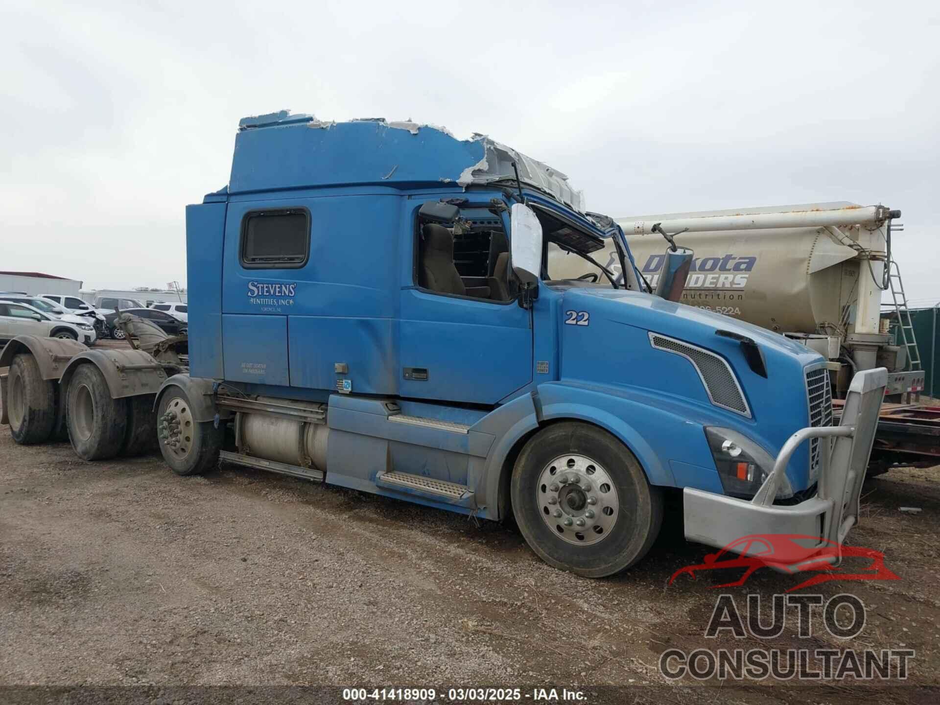 VOLVO VN 2015 - 4V4NC9EHXFN926695
