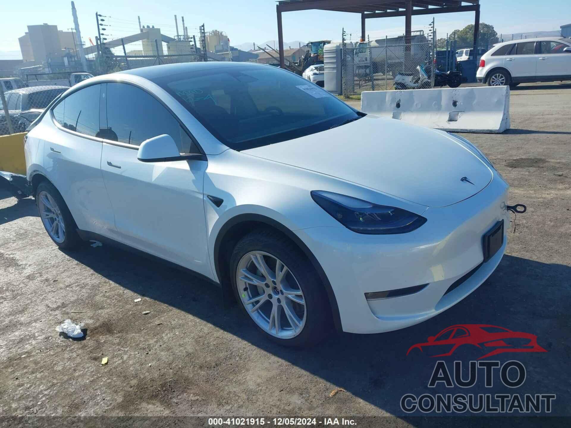 TESLA MODEL Y 2023 - 7SAYGAEE0PF630933