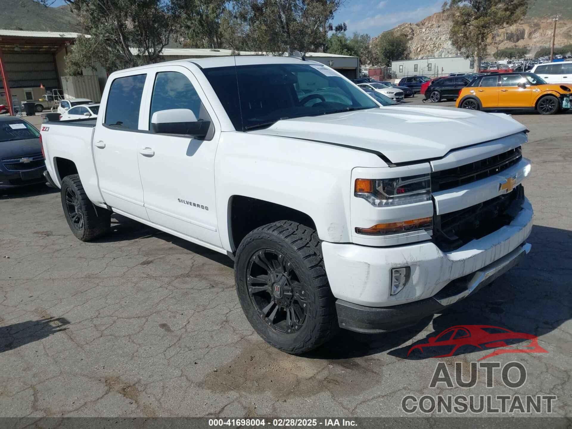 CHEVROLET SILVERADO 1500 2018 - 3GCUKREC2JG428300