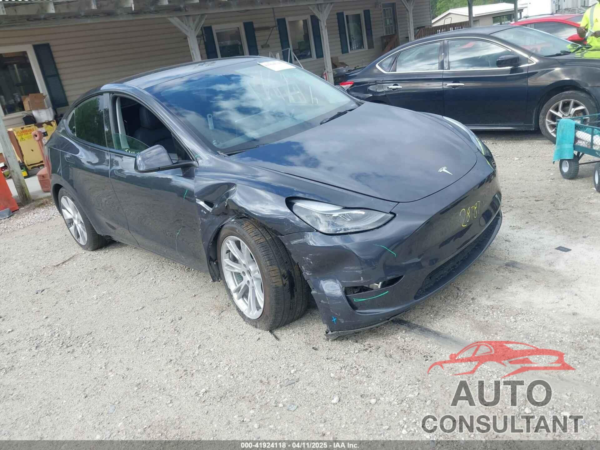 TESLA MODEL Y 2024 - 7SAYGDEE8RA229972