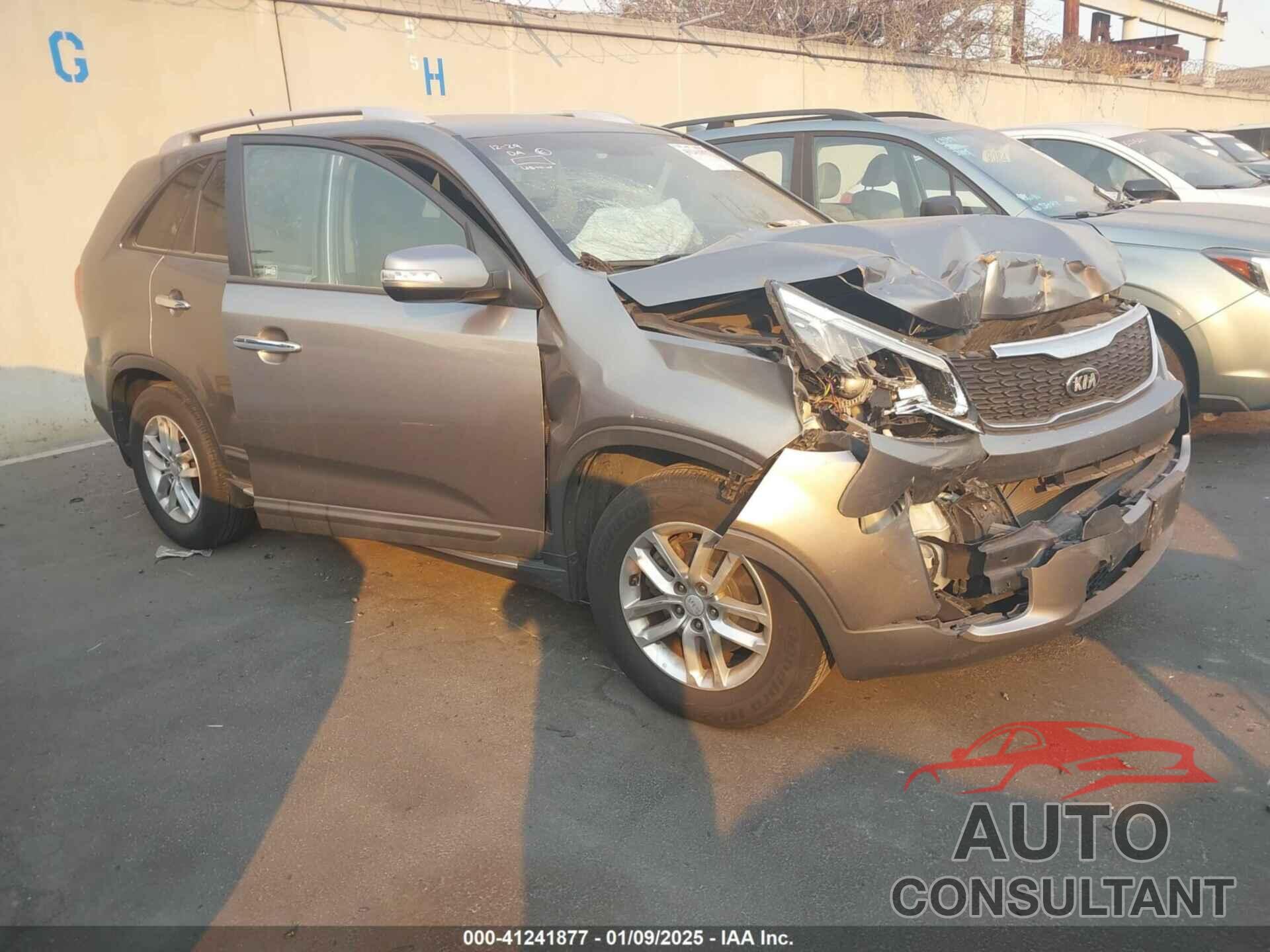 KIA SORENTO 2015 - 5XYKT4A61FG651828