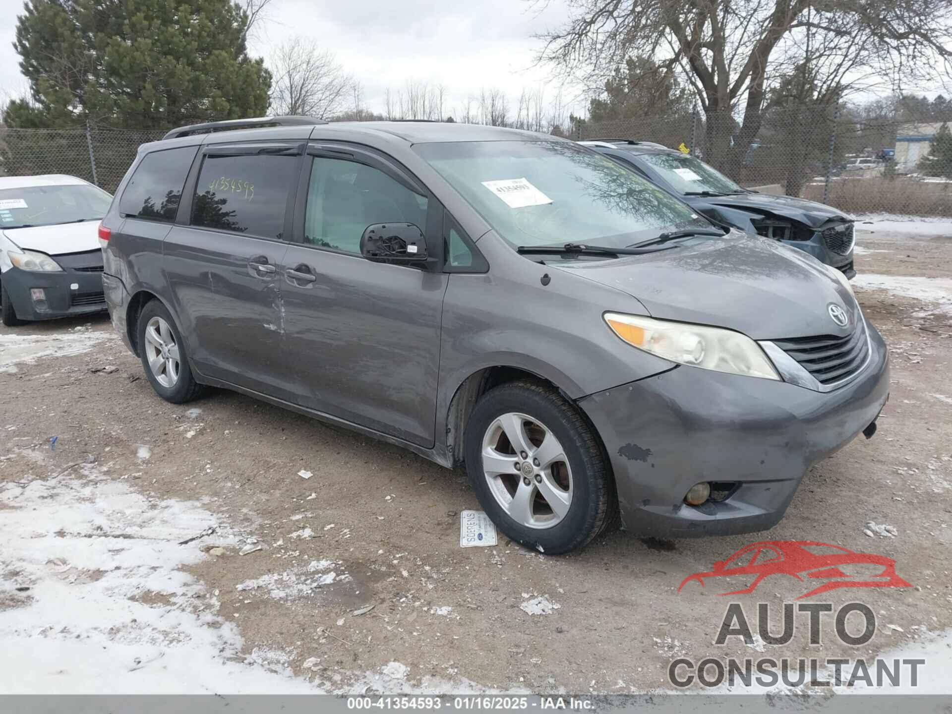 TOYOTA SIENNA 2011 - 5TDKK3DC0BS116324