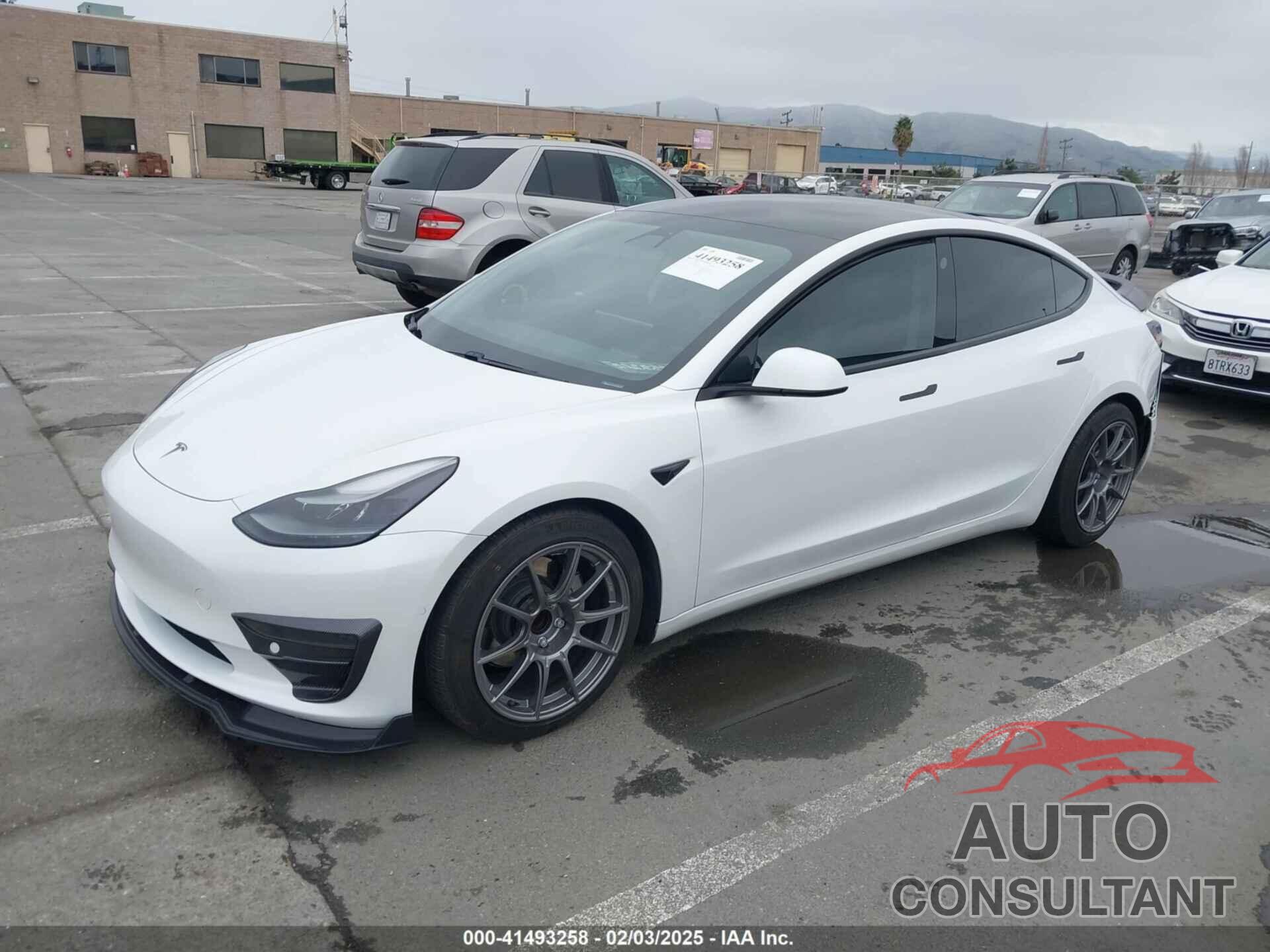 TESLA MODEL 3 2021 - 5YJ3E1EA9MF051204