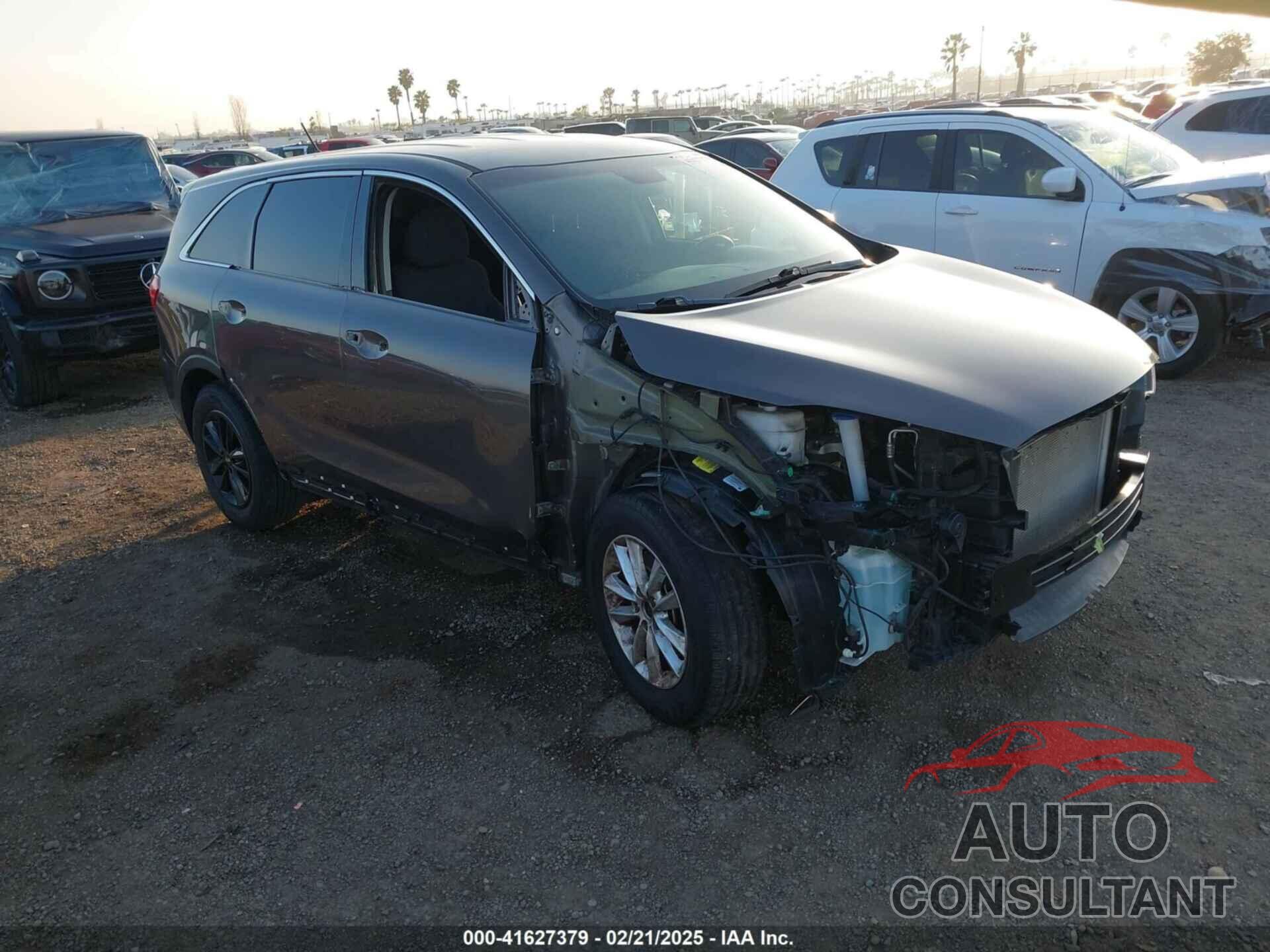 KIA SORENTO 2019 - 5XYPG4A37KG552232