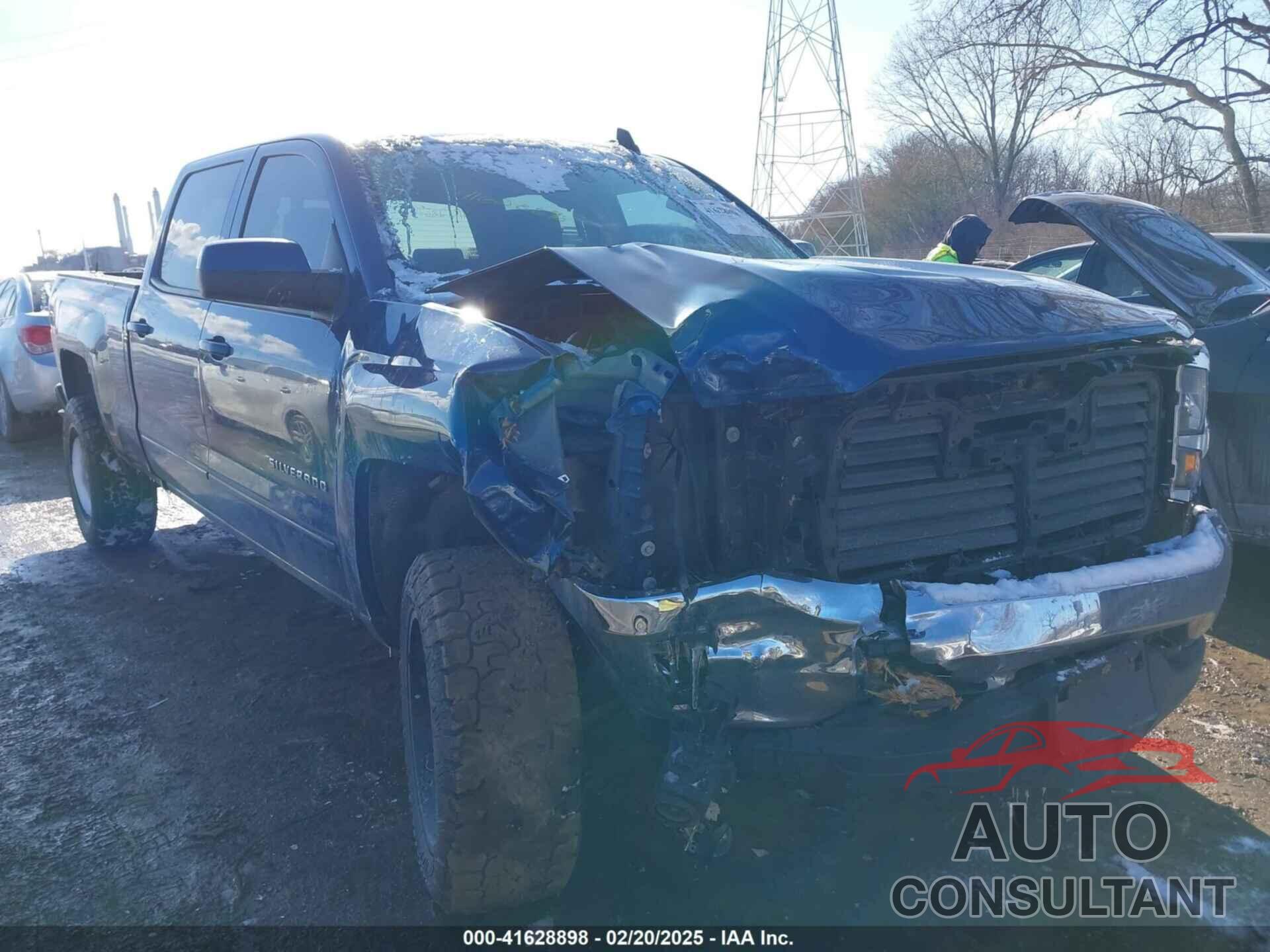 CHEVROLET SILVERADO 1500 2017 - 1GCUKREC8HF174846