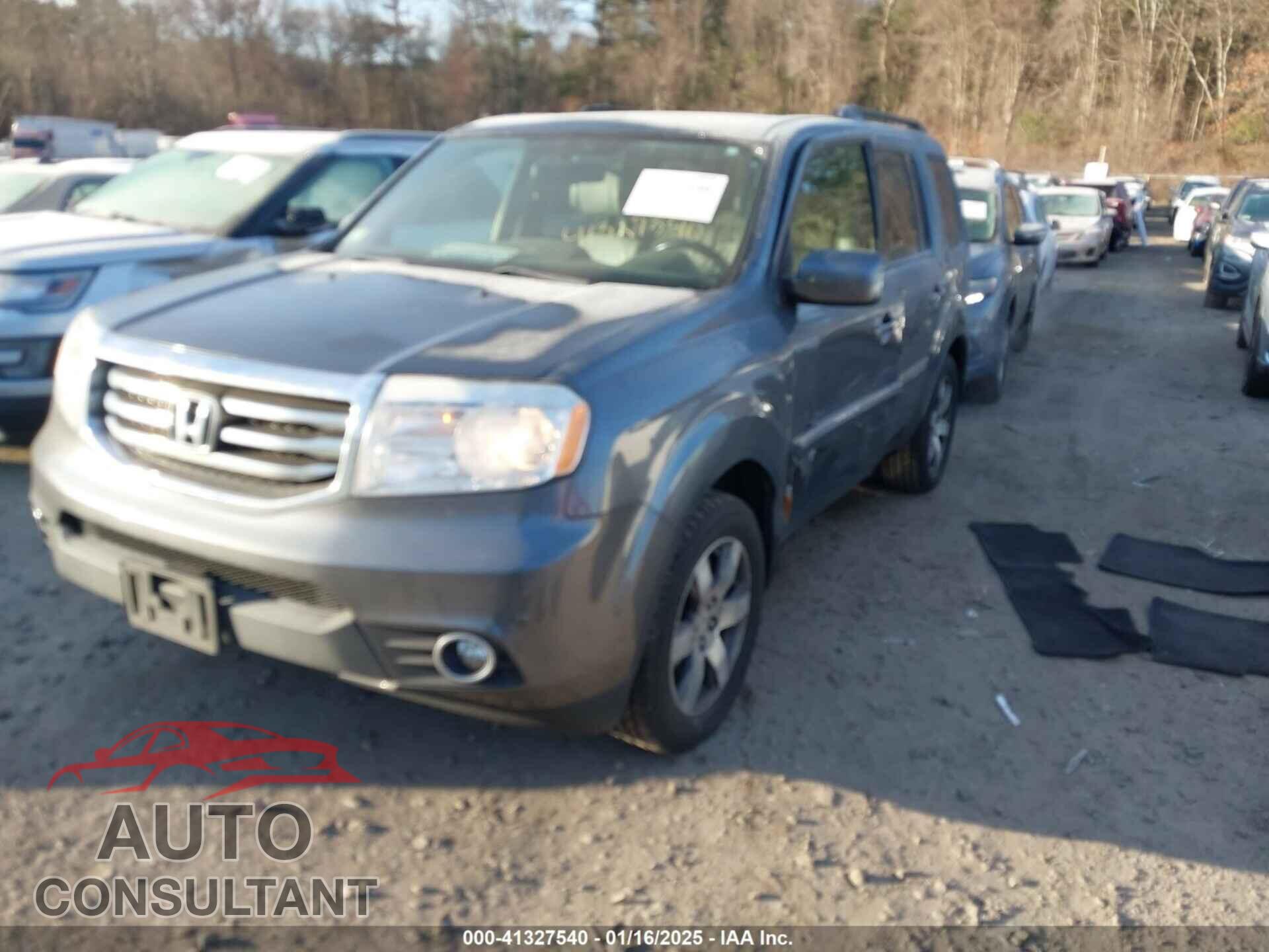 HONDA PILOT 2013 - 5FNYF4H96DB032874