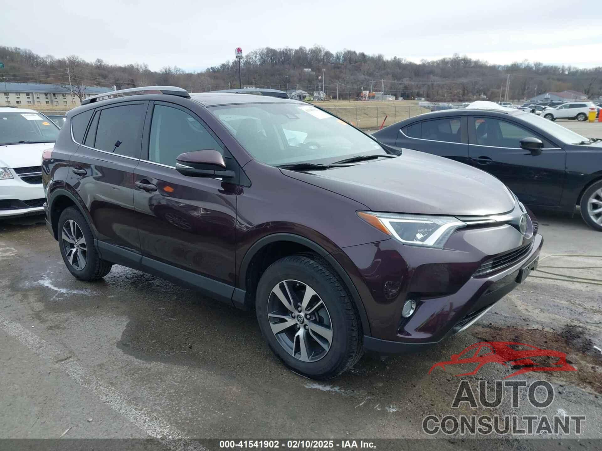 TOYOTA RAV4 2018 - 2T3RFREV6JW857693