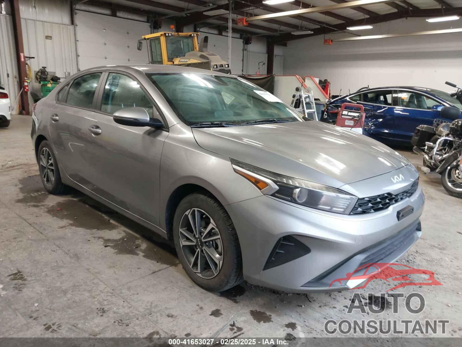 KIA FORTE 2023 - 3KPF24AD9PE572926