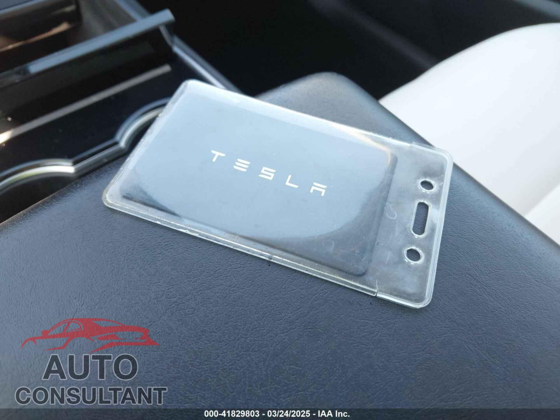 TESLA MODEL Y 2021 - 5YJYGDEEXMF085530